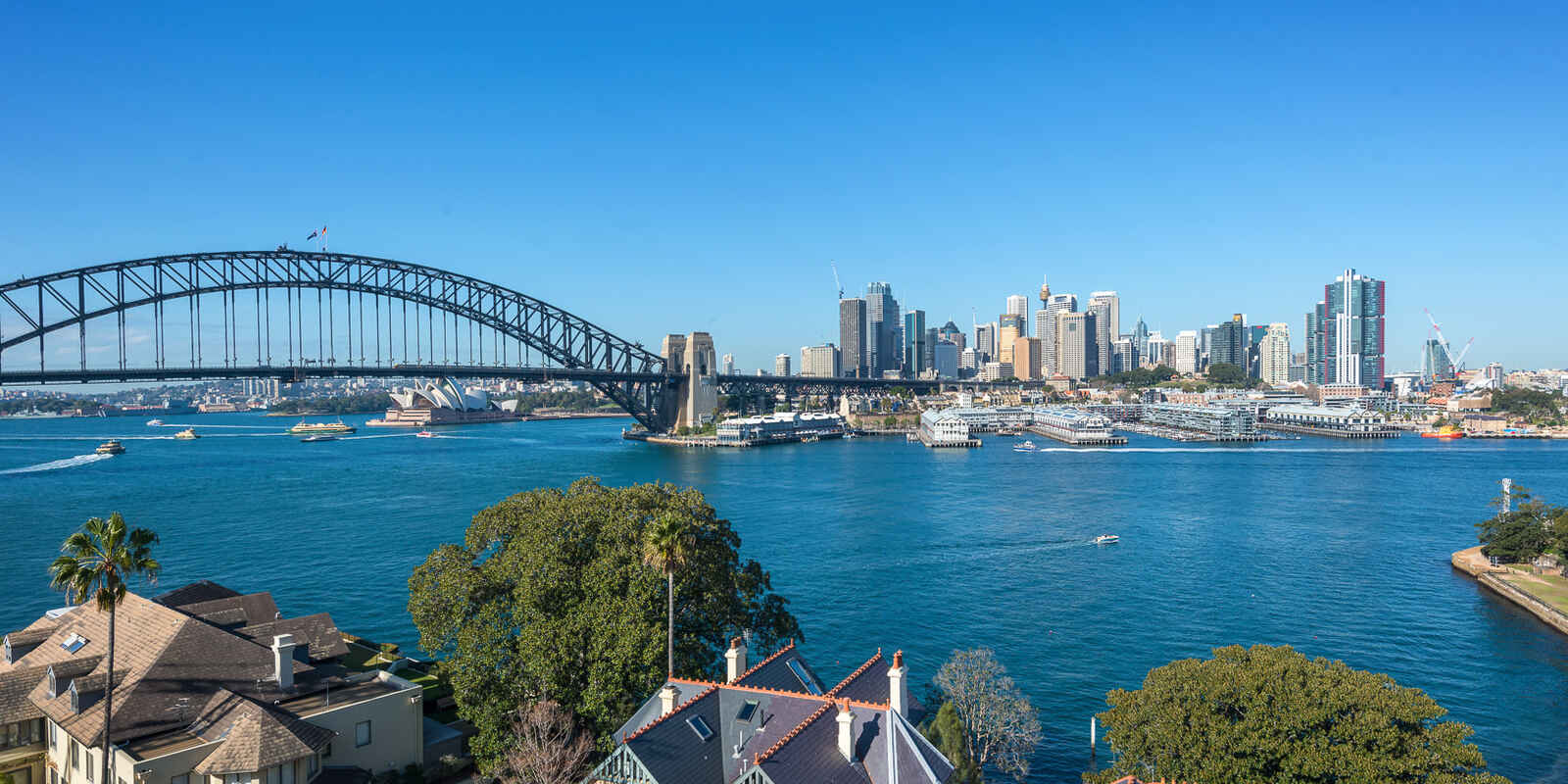 73/2-4  East Crescent Street McMahons Point