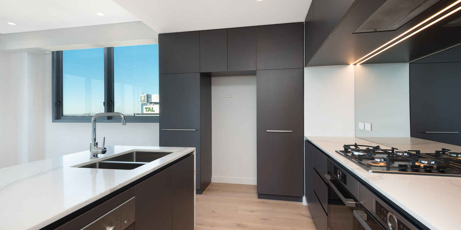 1106/221 Miller Street North Sydney