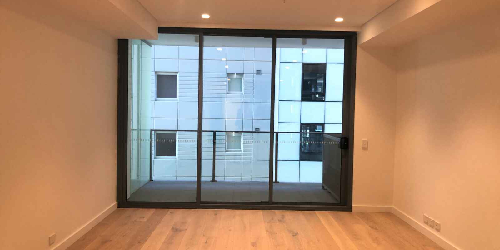 915/221 Miller Street North Sydney
