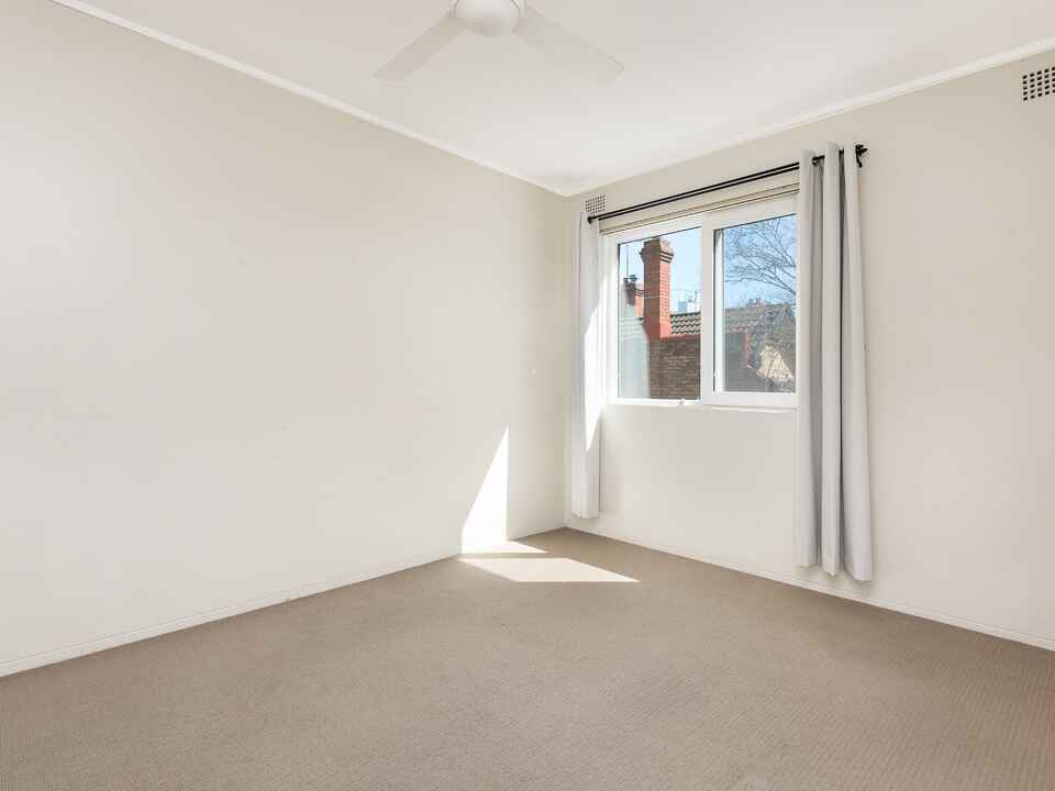 2/16 Mackenzie Street North Sydney