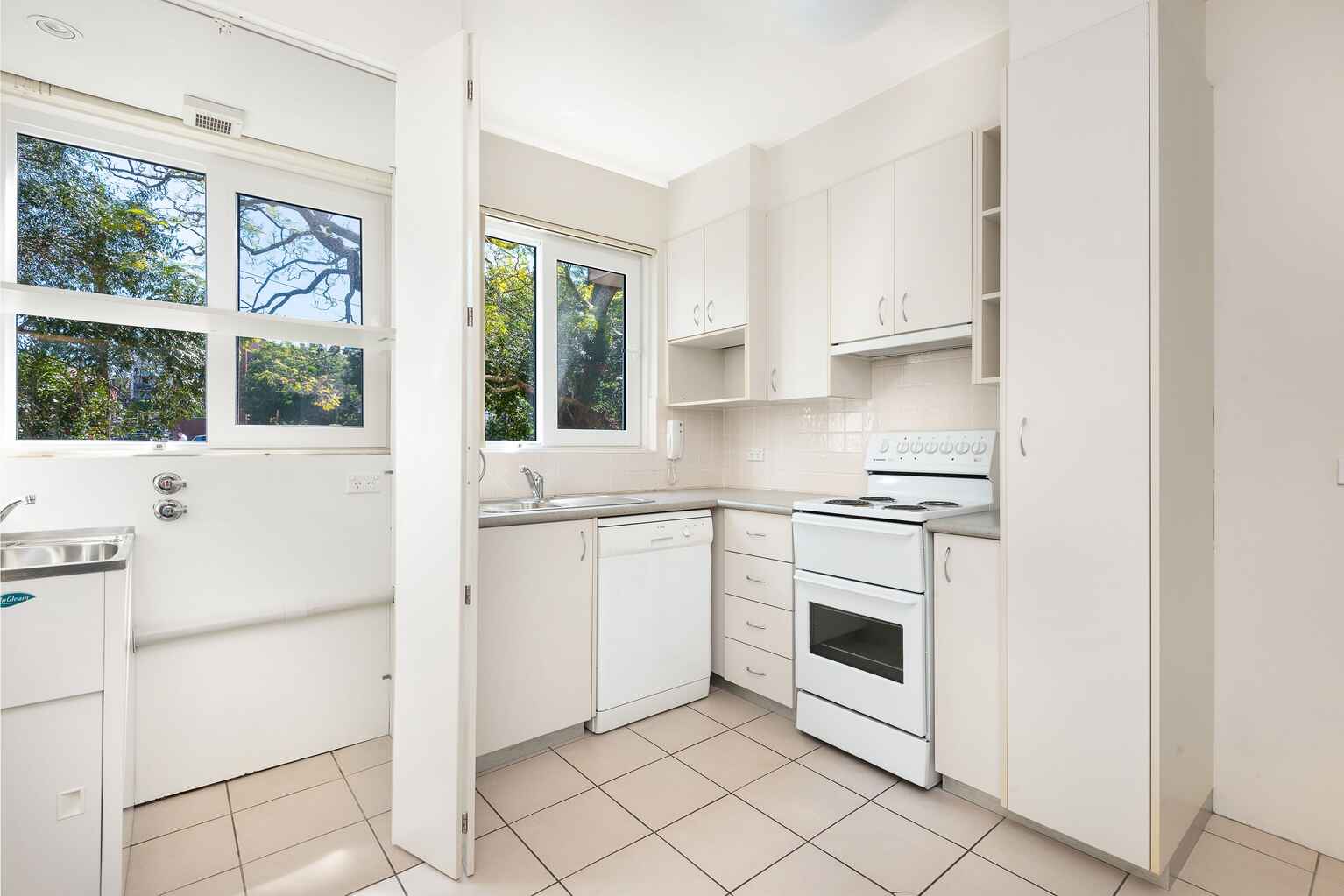 2/16 Mackenzie Street North Sydney 2/16 Mackenzie Street North Sydney