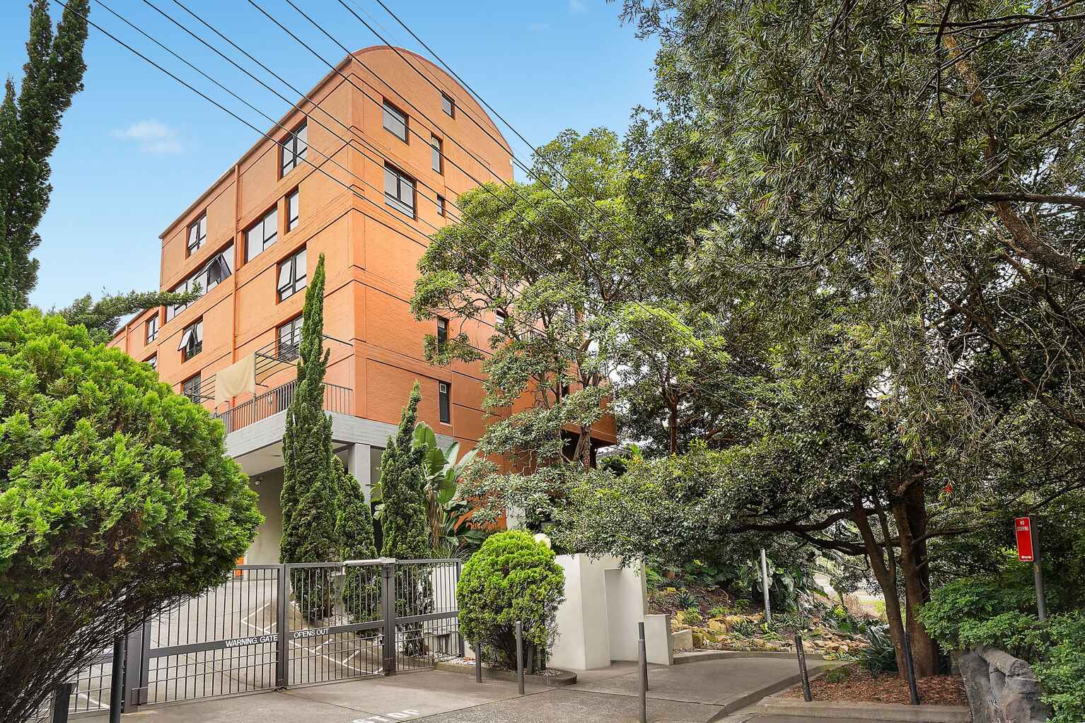 12/16 Hampden Street North Sydney