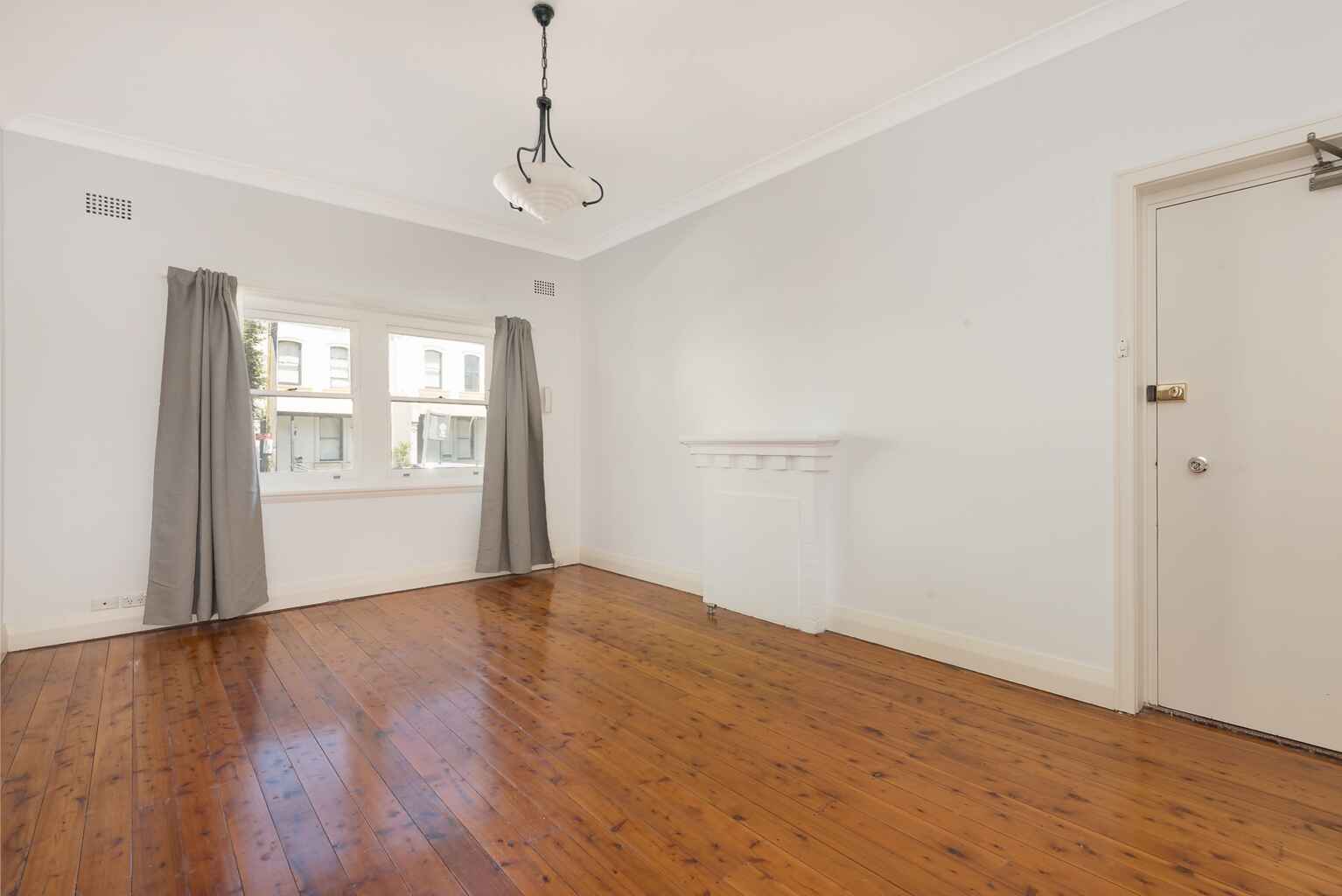 1/214 Blues Point Road North Sydney