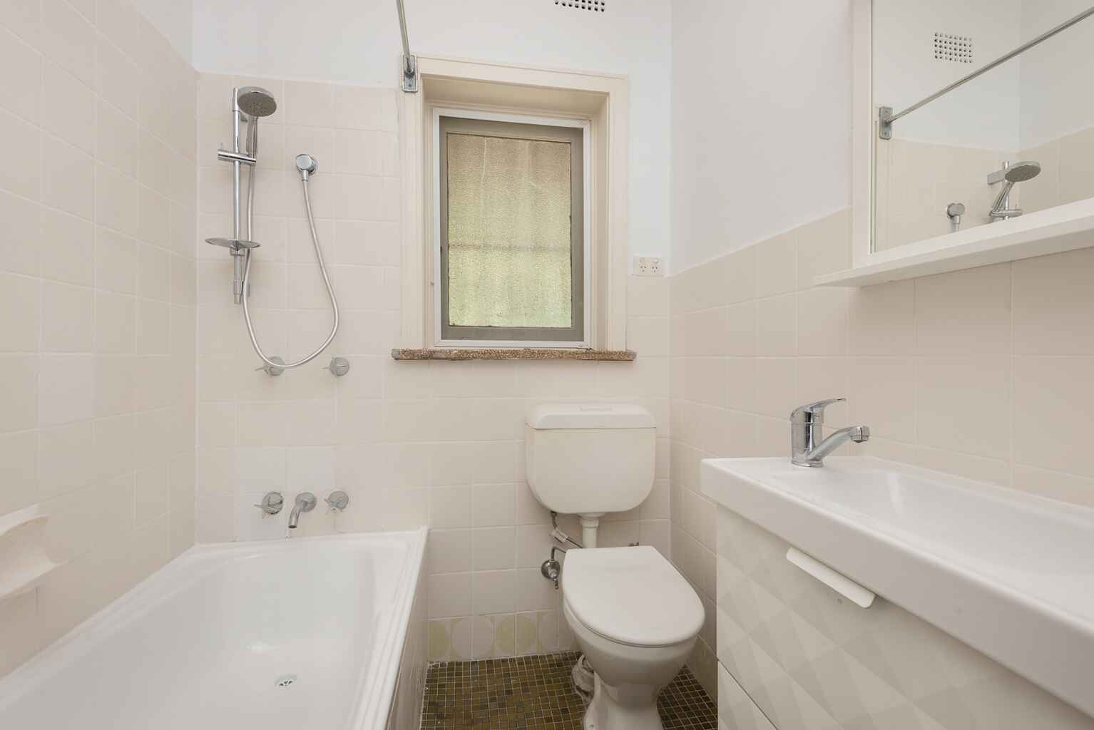 1/214 Blues Point Road North Sydney