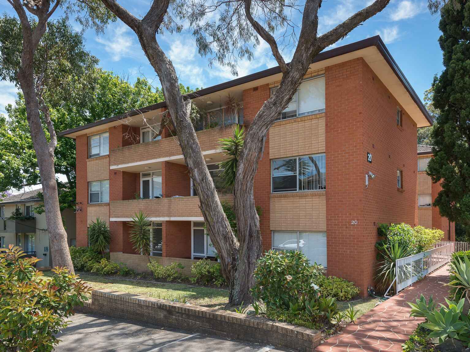 2/20 Rocklands Road Wollstonecraft