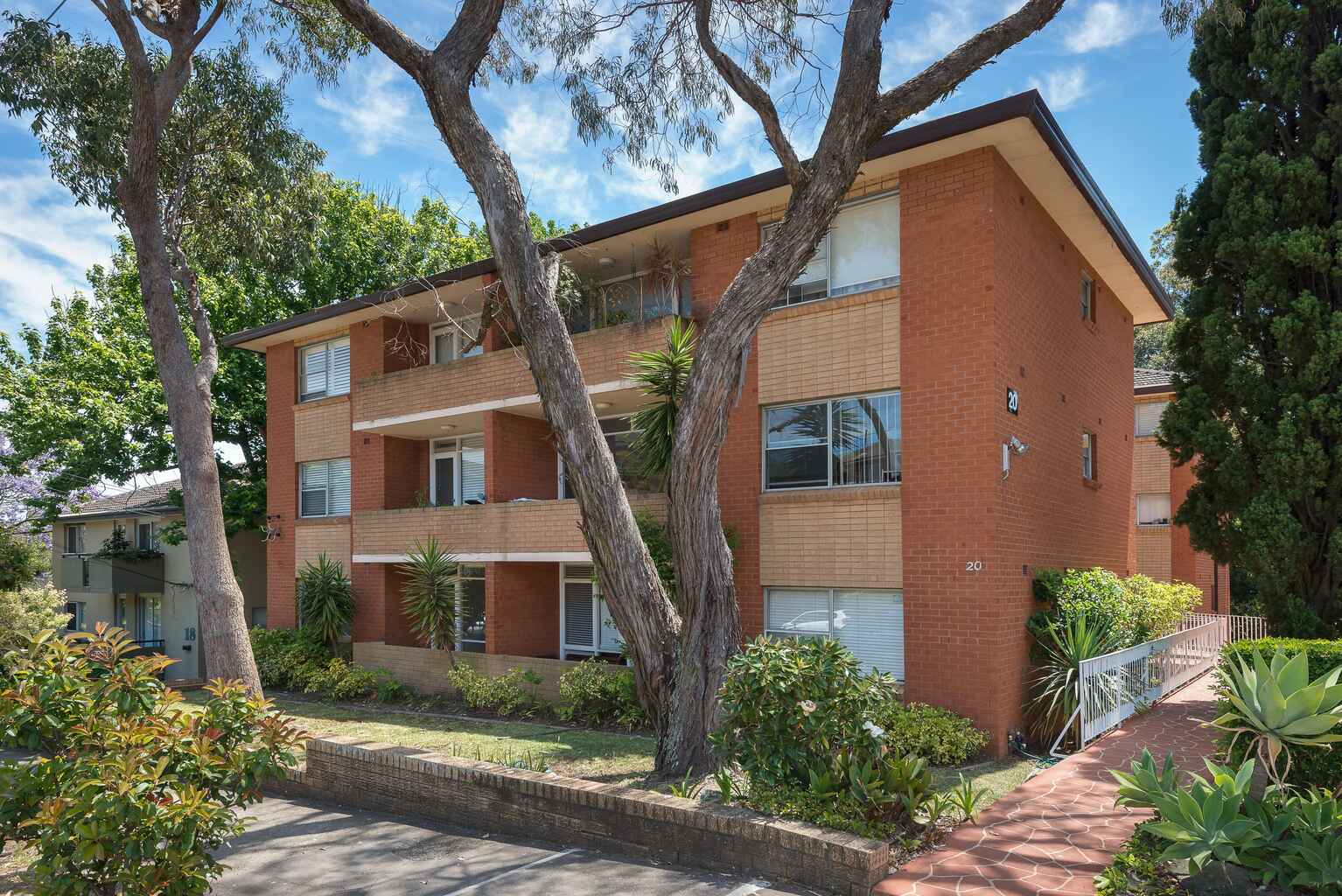 2/20 Rocklands Road Wollstonecraft