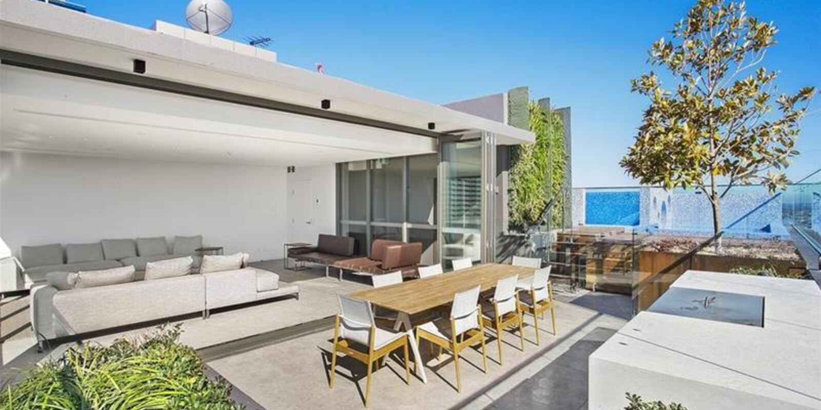 218/225 Pacific Highway   North Sydney