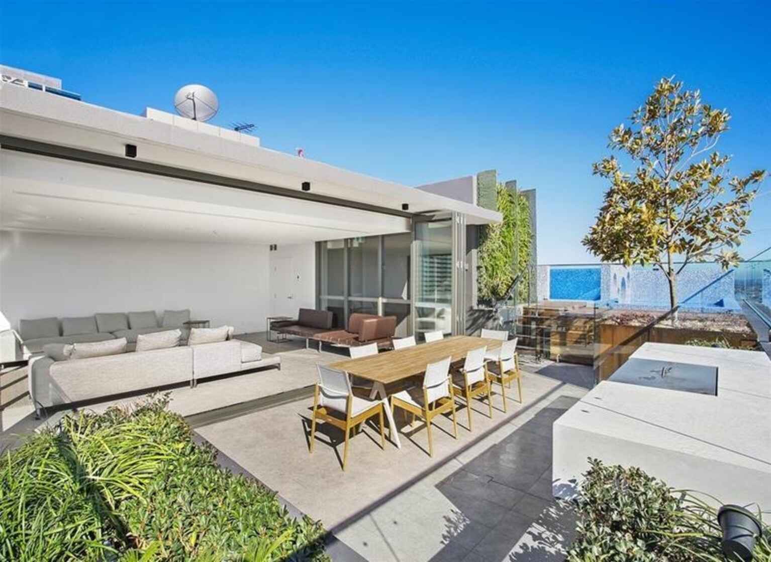 218/225 Pacific Highway   North Sydney