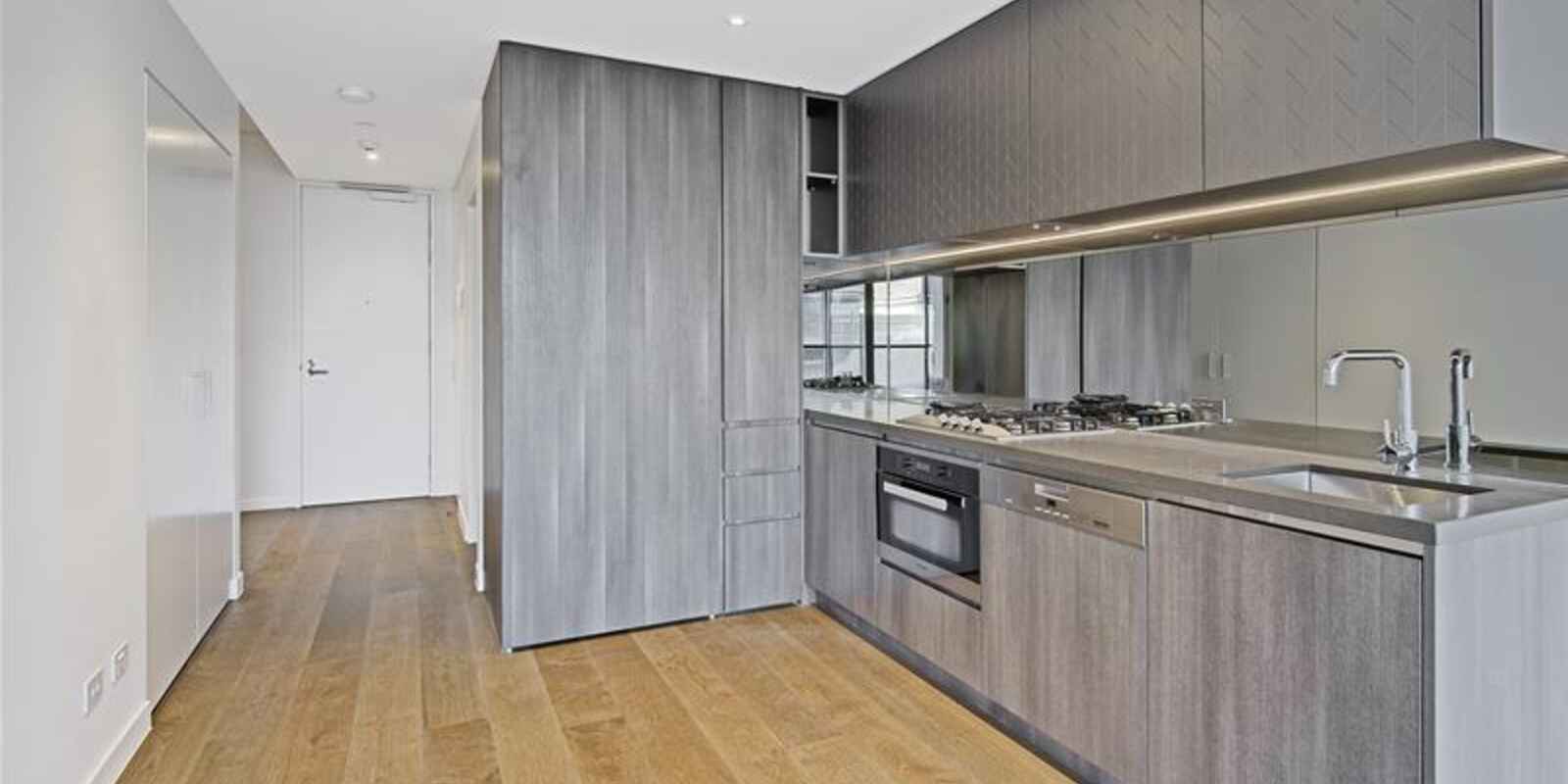 218/225 Pacific Highway   North Sydney