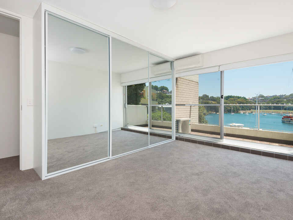 16/8 Munro Street McMahons Point