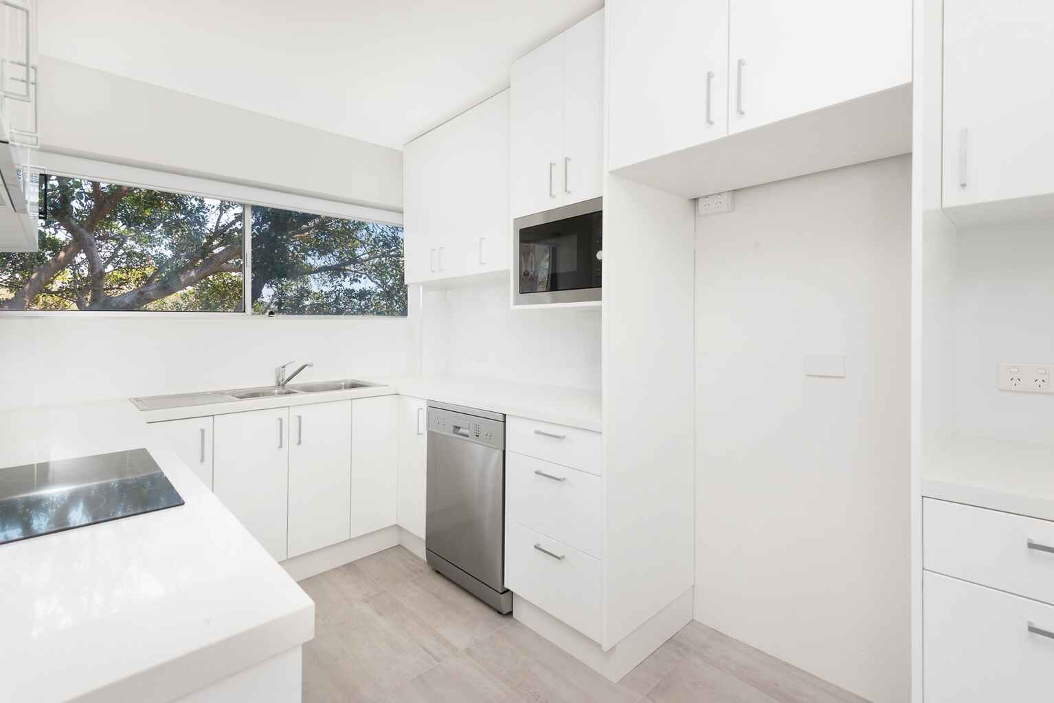 16/8 Munro Street McMahons Point