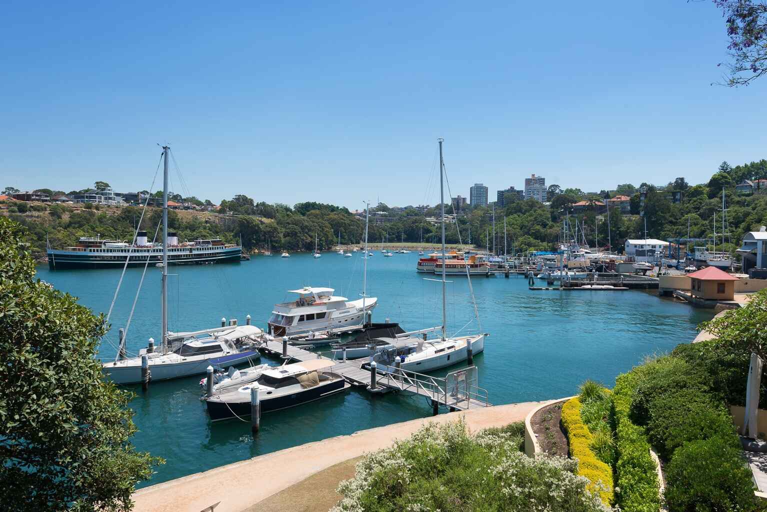 16/8 Munro Street McMahons Point