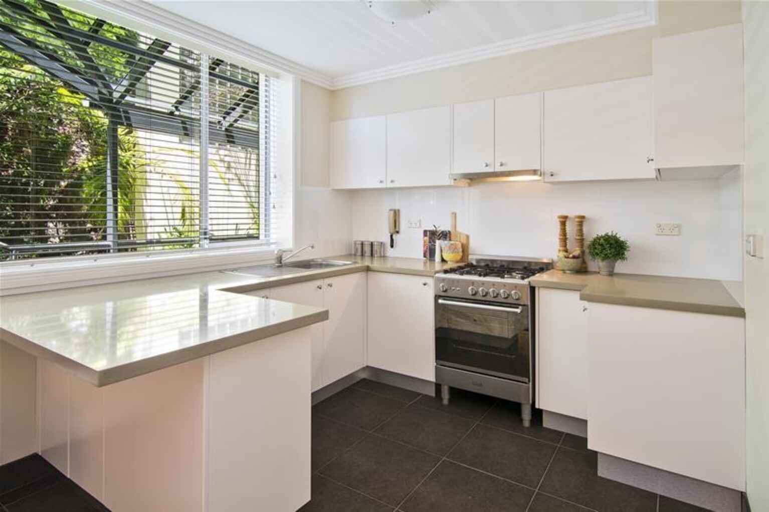 2/27B Elamang Avenue Kirribilli