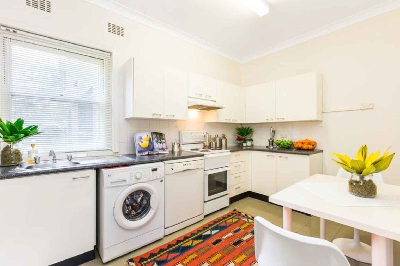 4/214 Blues Point Road McMahons Point