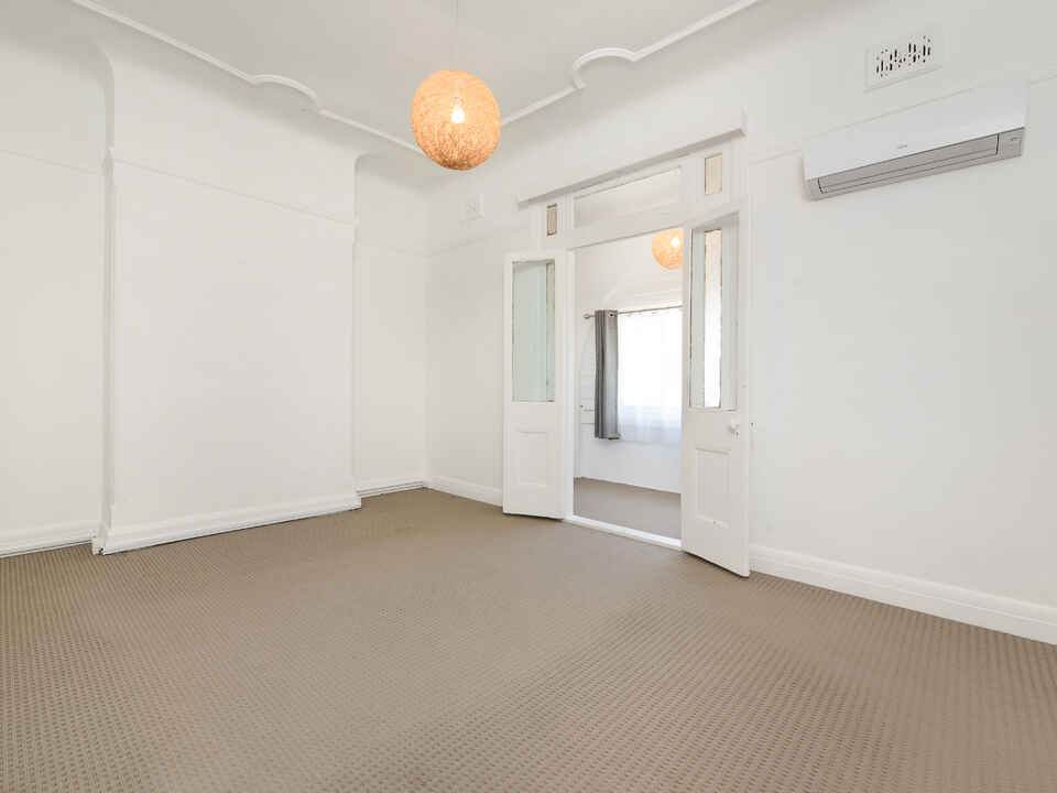 2/447 Miller  Street  Cammeray