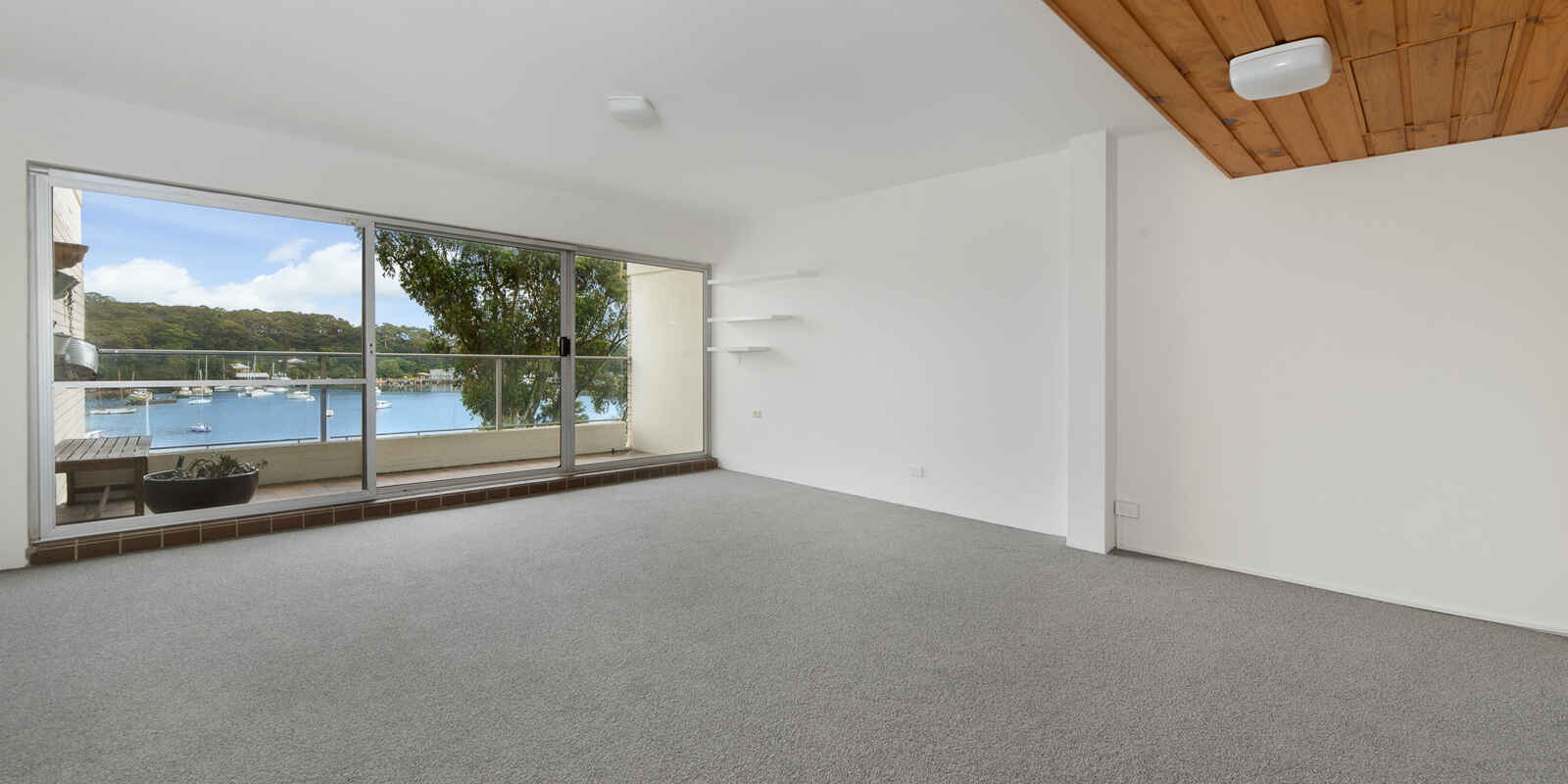 28/8 Munro Street McMahons Point