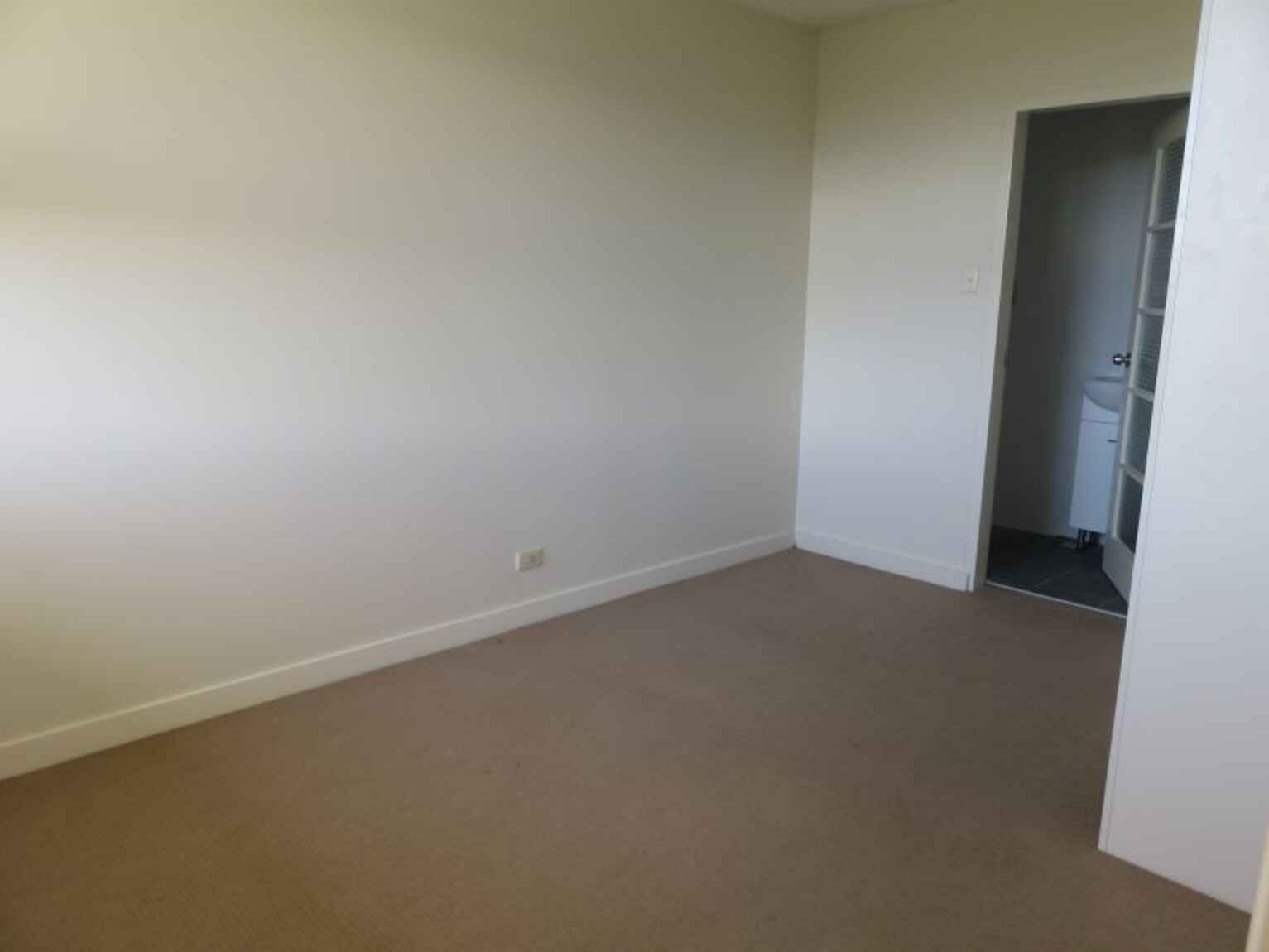 819/22 Doris Street North Sydney