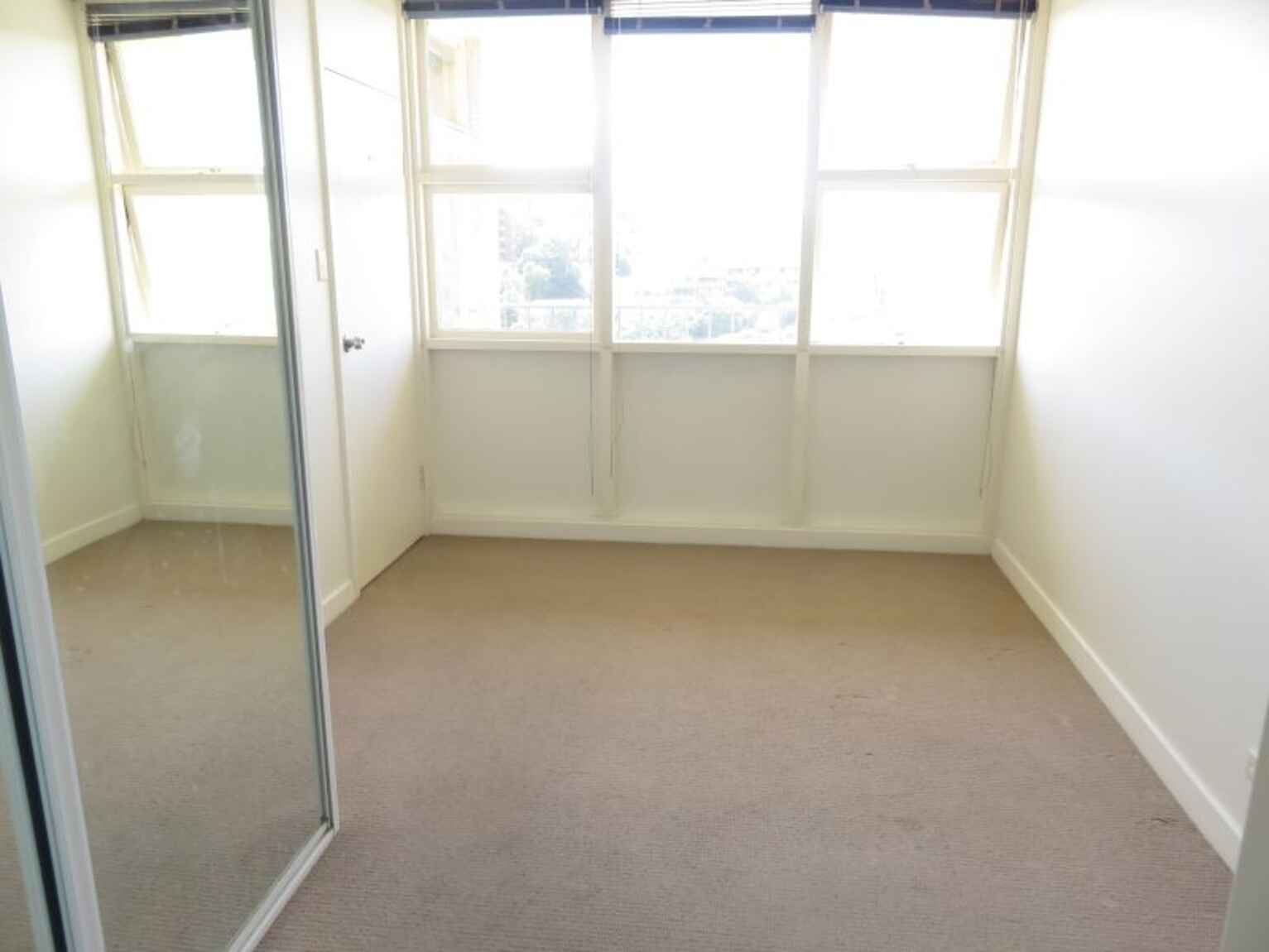 819/22 Doris Street North Sydney