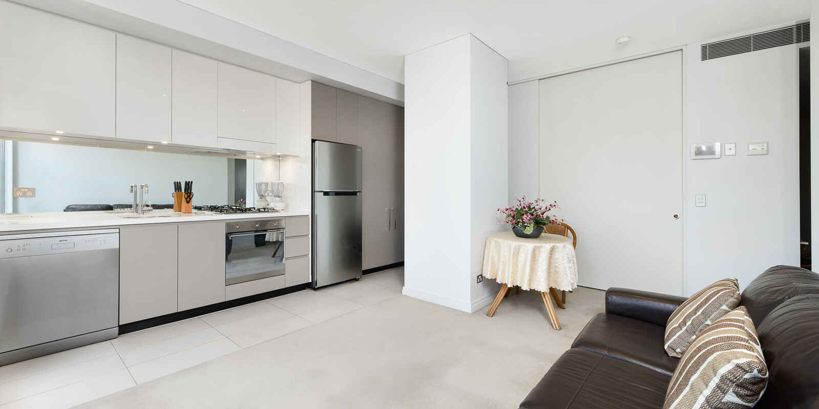  205/118 Alfred Street South Milsons Point