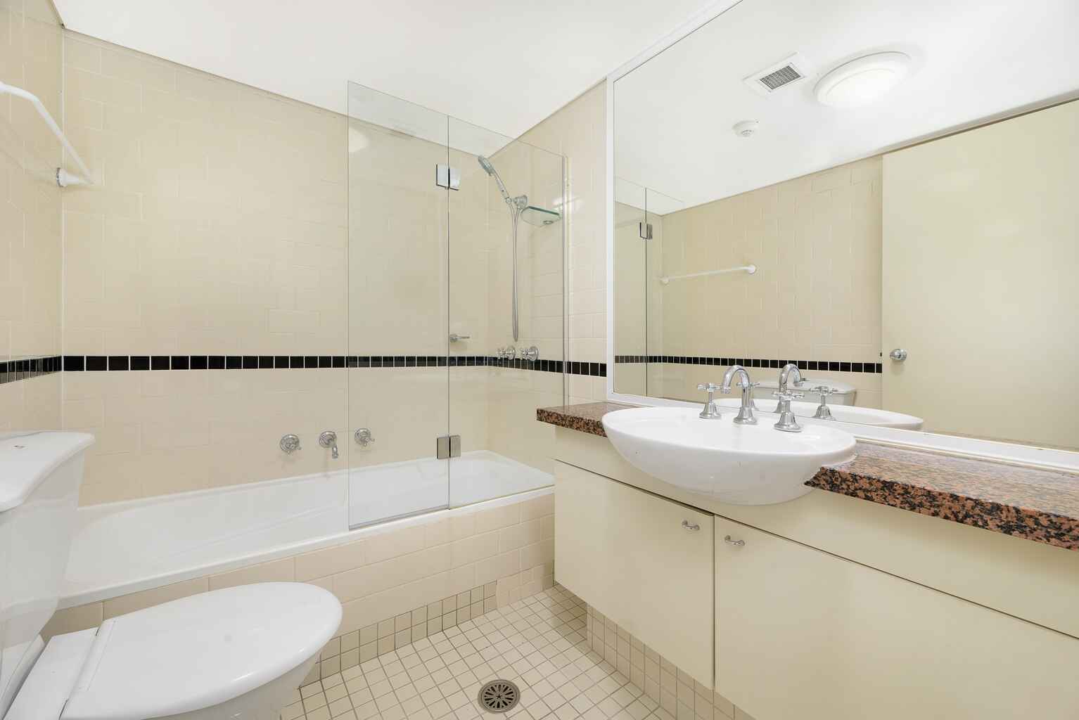 207/37-39 Mclaren Street North Sydney 207/37-39 Mclaren Street North Sydney