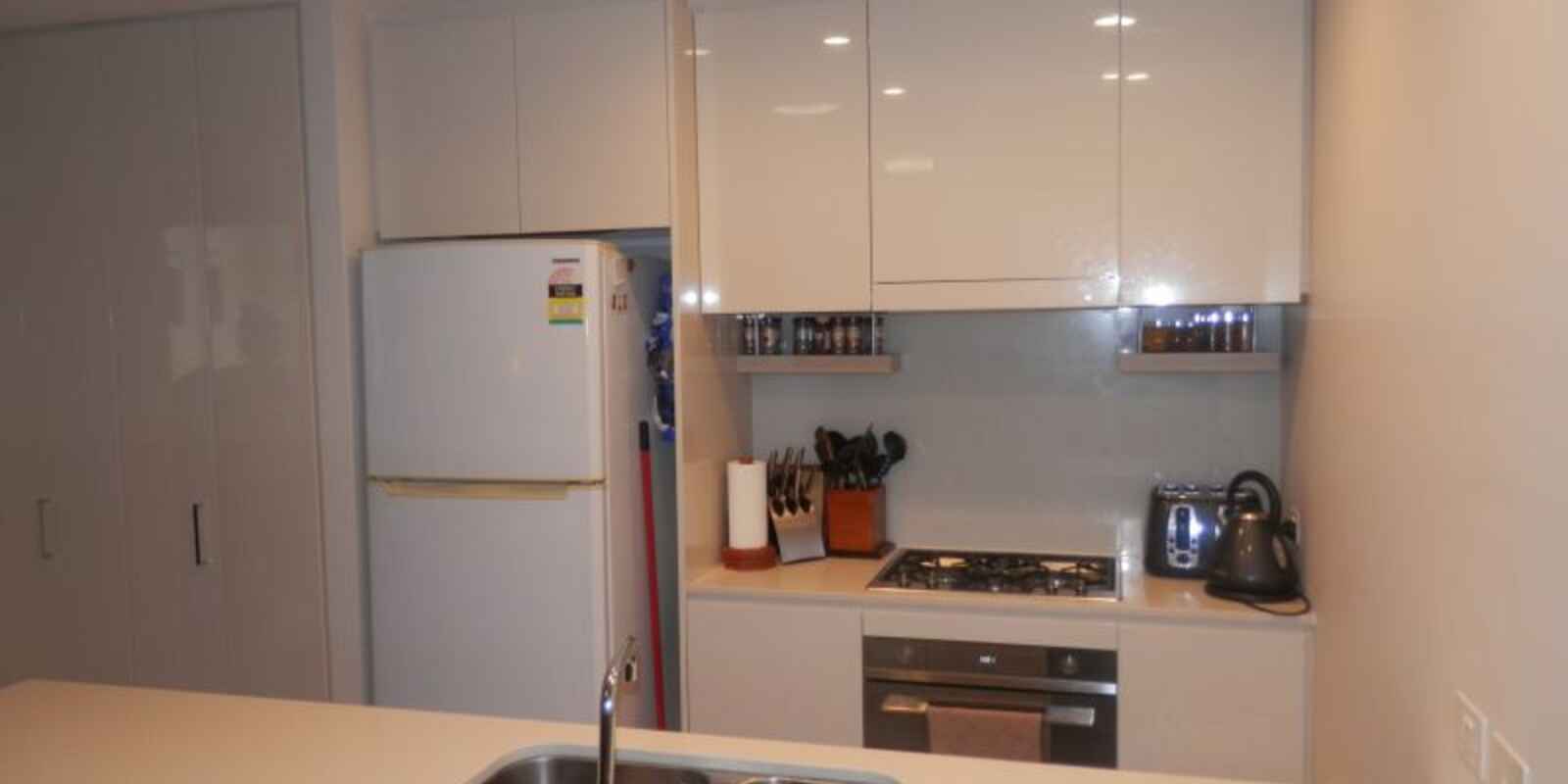 6101/1 Nield Ave Greenwich