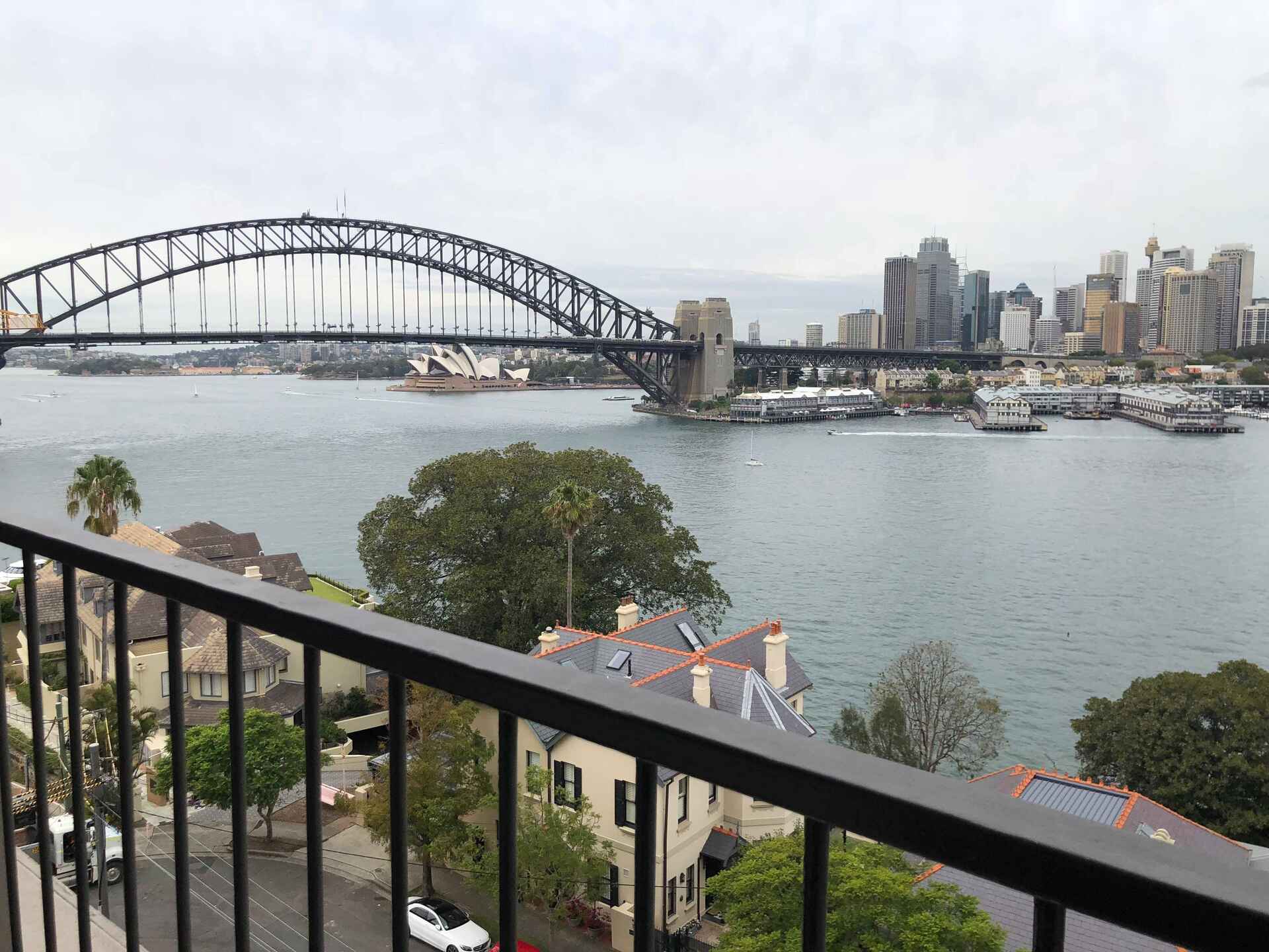 75/2 East Crescent Street  McMahons Point