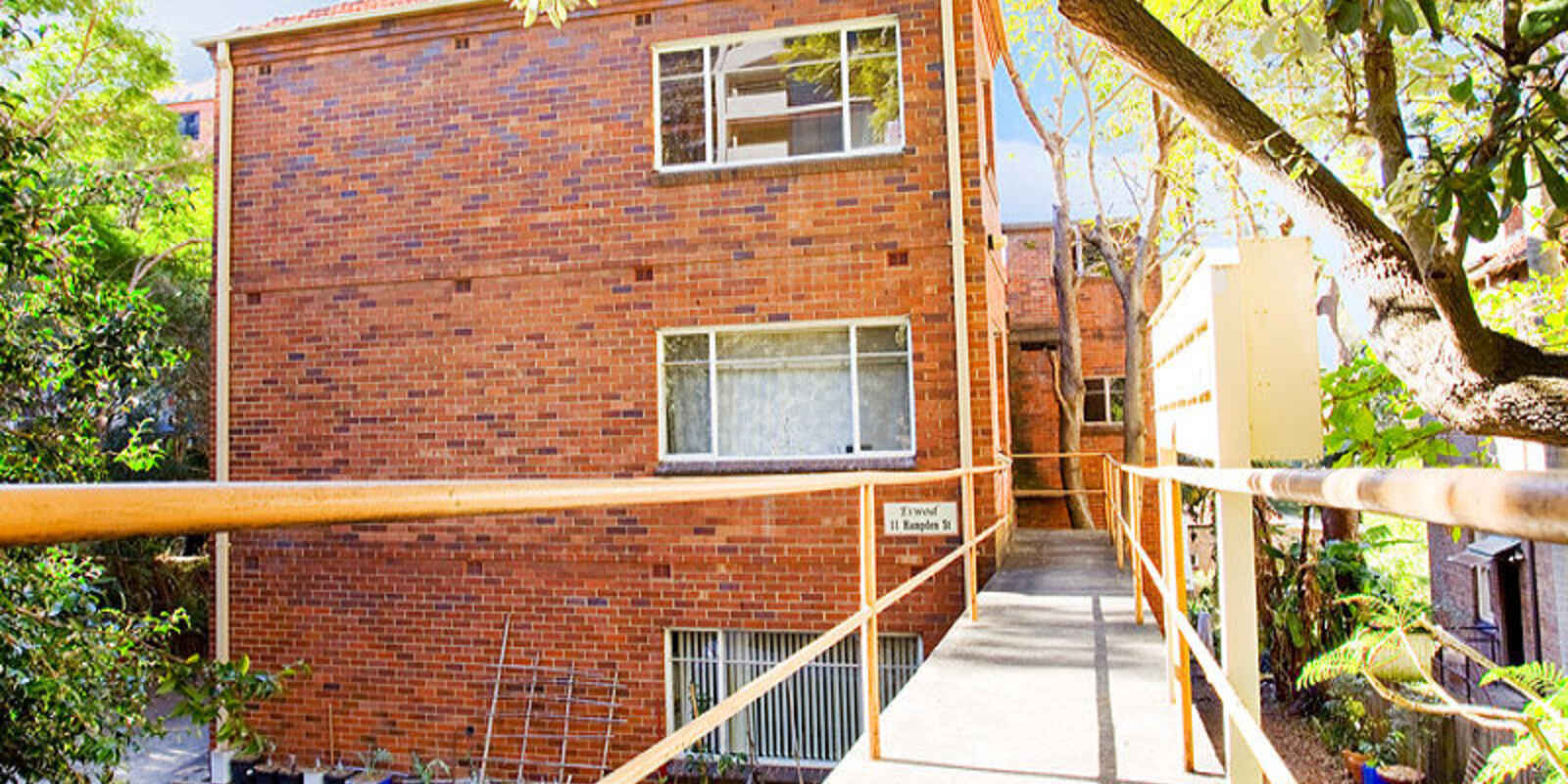 2/11 Hampden Street North Sydney