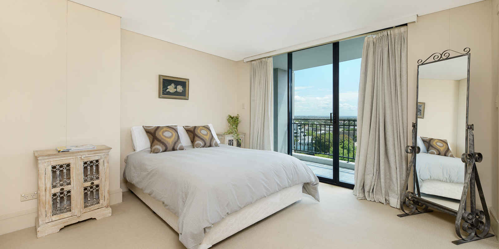95/237 Miller Street North Sydney