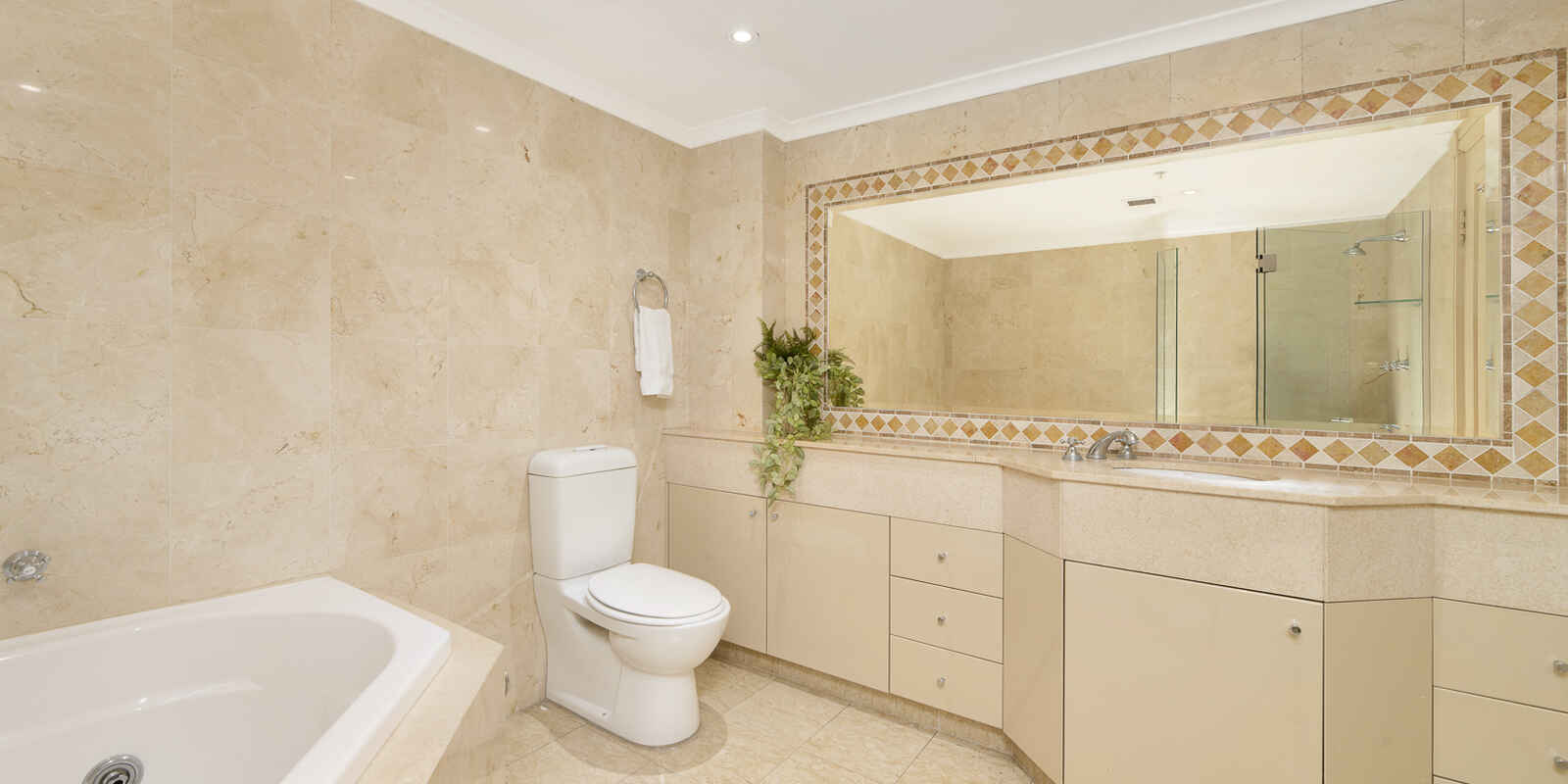 95/237 Miller Street North Sydney