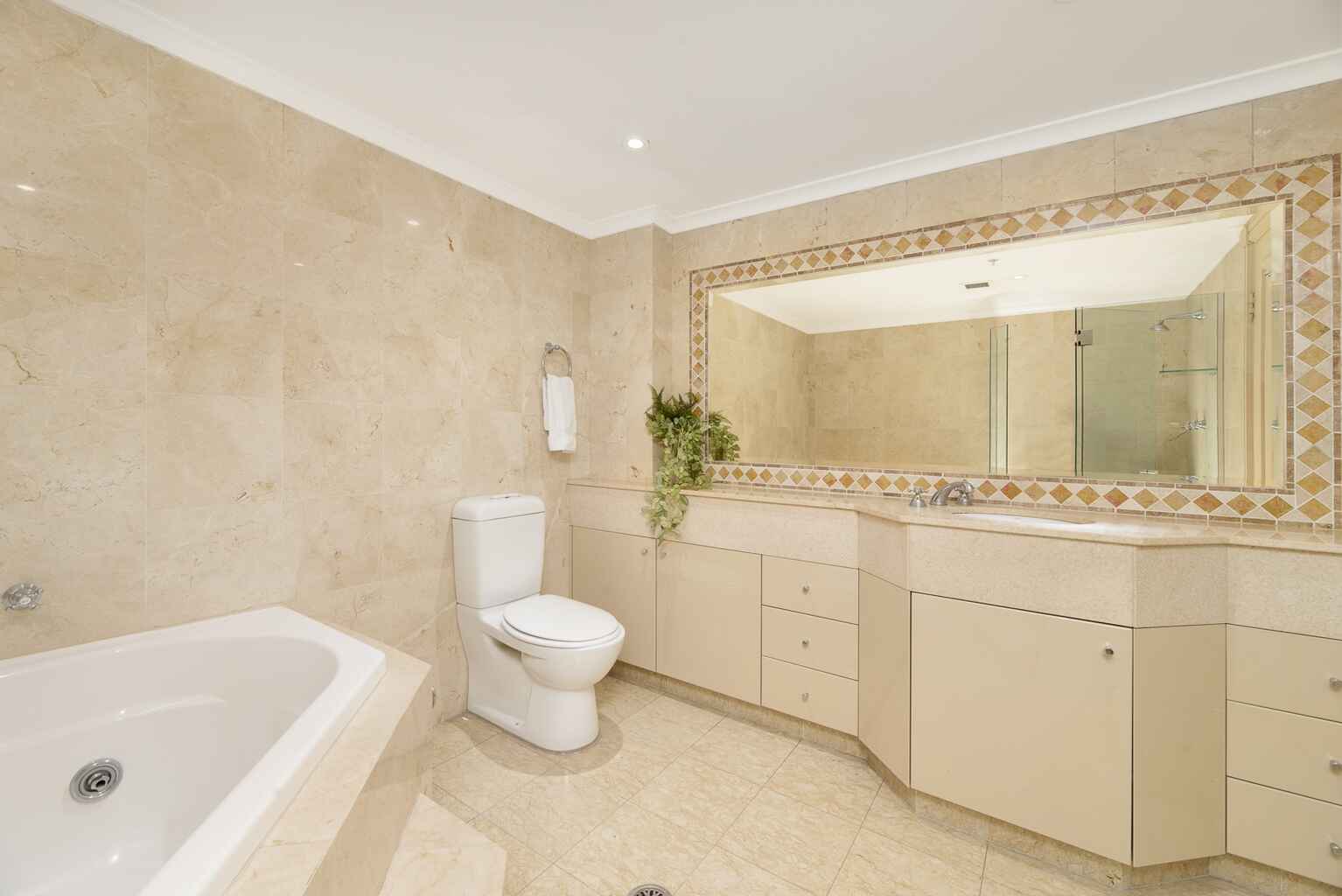 95/237 Miller Street North Sydney