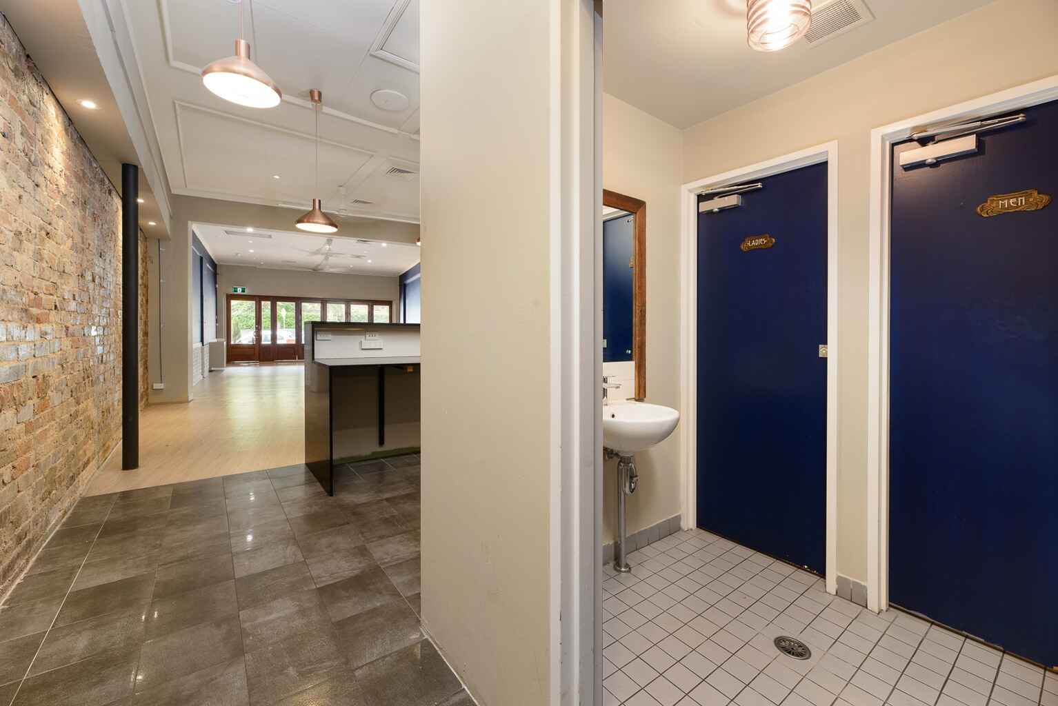 Shop 2/122 Edinburgh Road Castlecrag Shop 2/122 Edinburgh Road Castlecrag