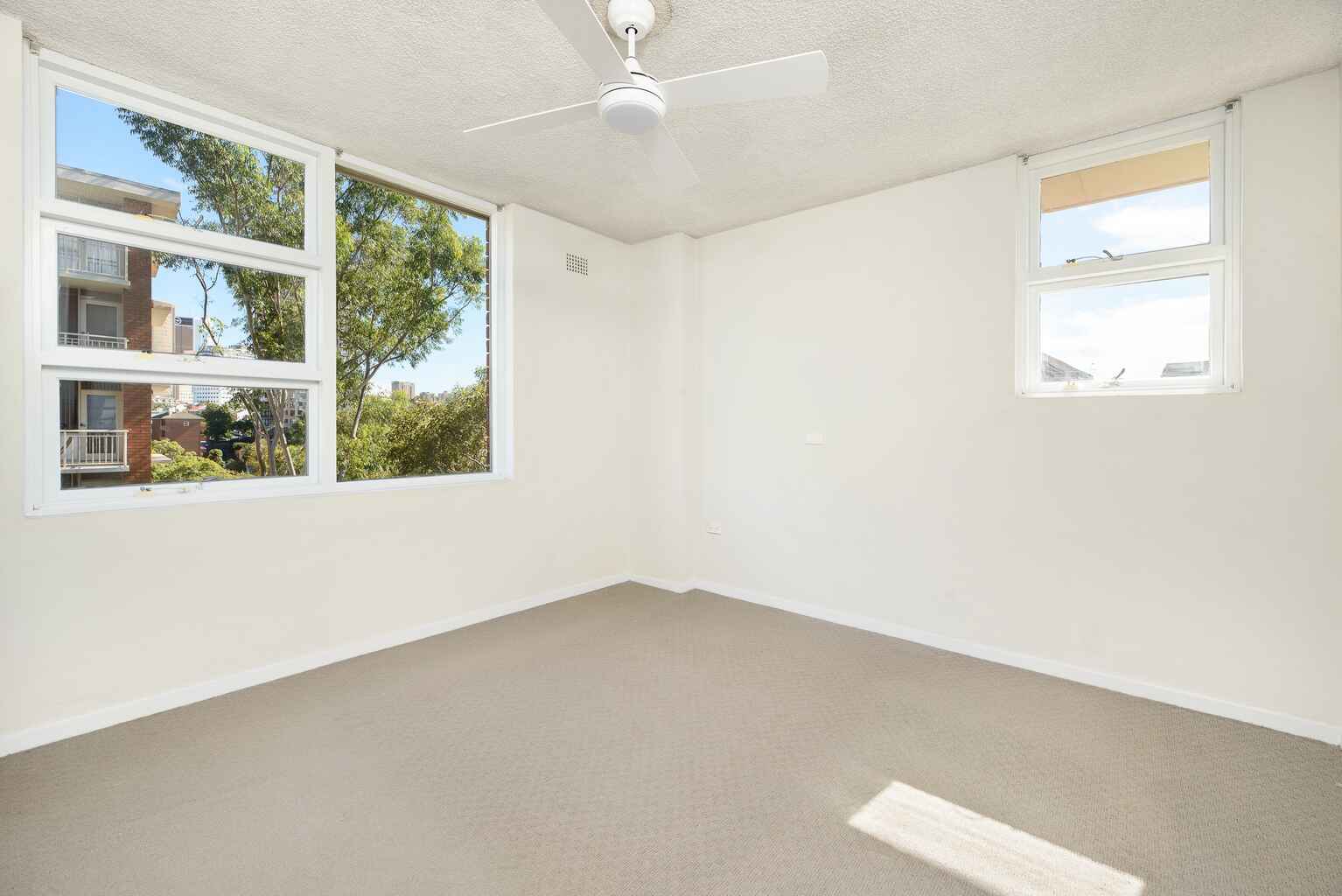 61/106 Hight Street North Sydney