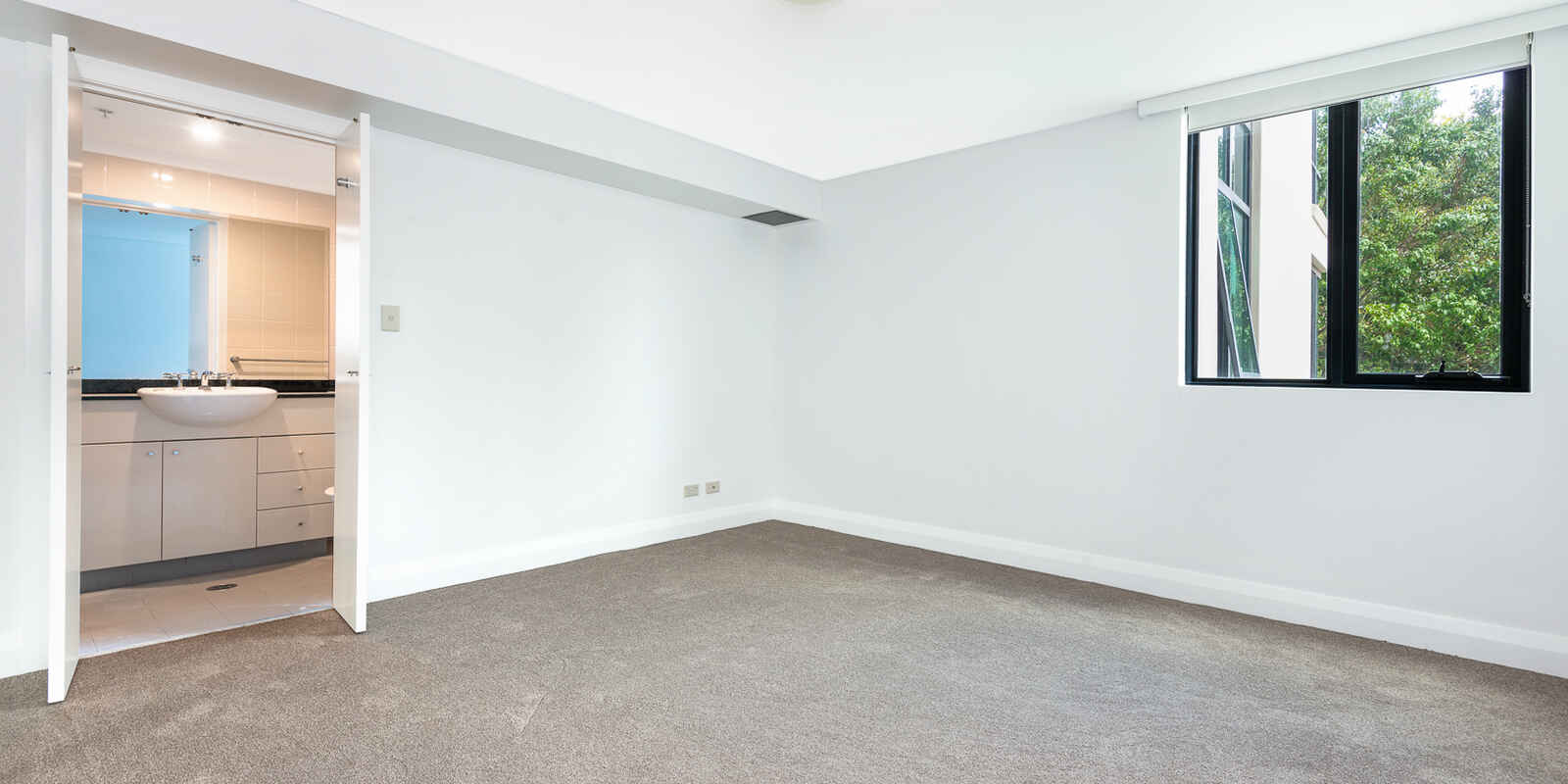 33/237 Miller Street North Sydney