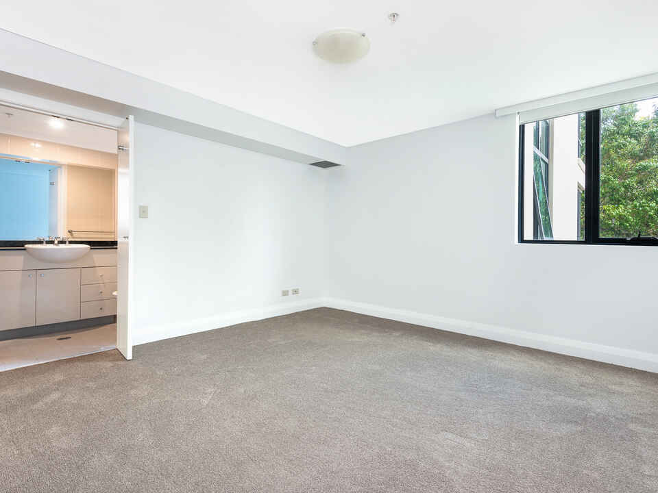 33/237 Miller Street North Sydney