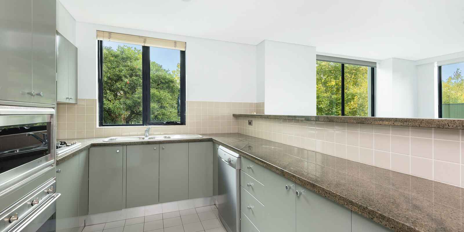 33/237 Miller Street North Sydney