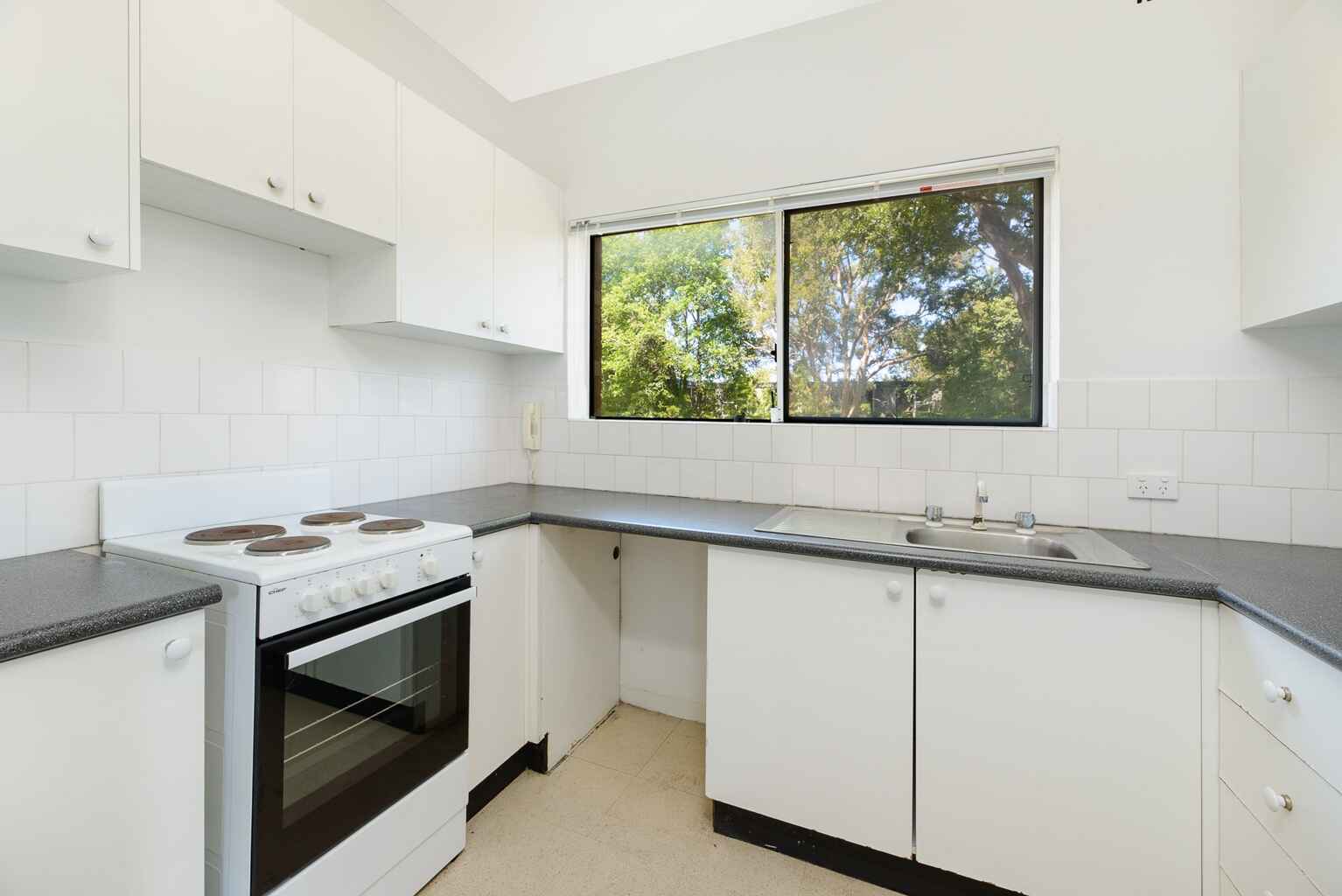 8/187 West Street Crows Nest