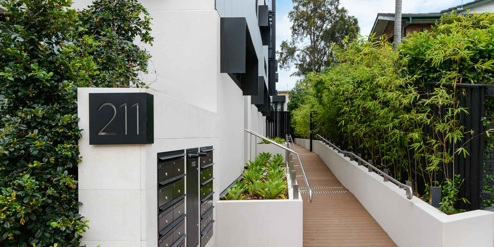 17/211 Military Road  Cremorne