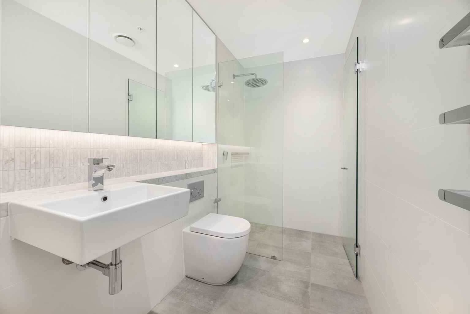 17/211 Military Road  Cremorne