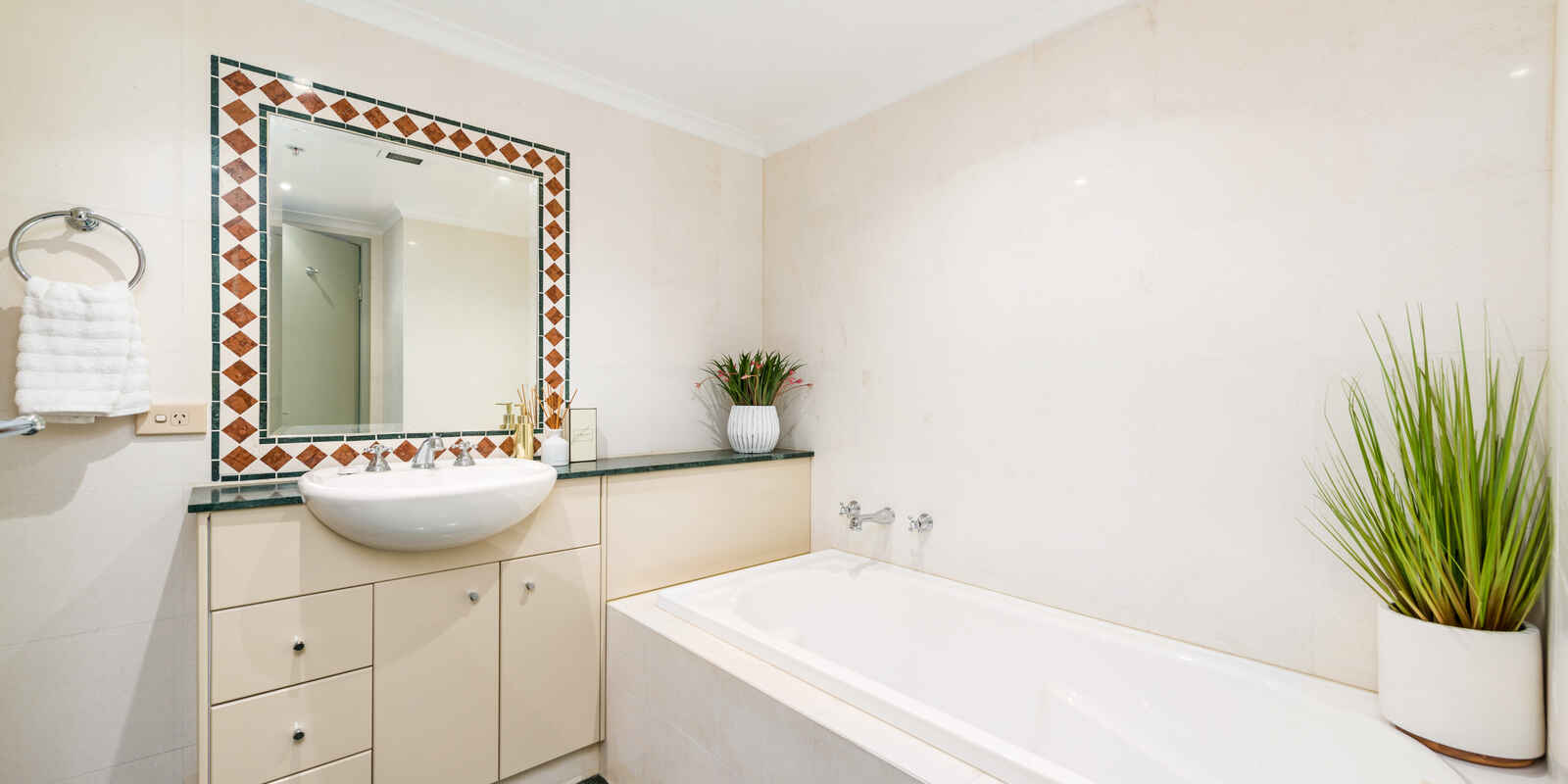 71/237 Miller Street North Sydney