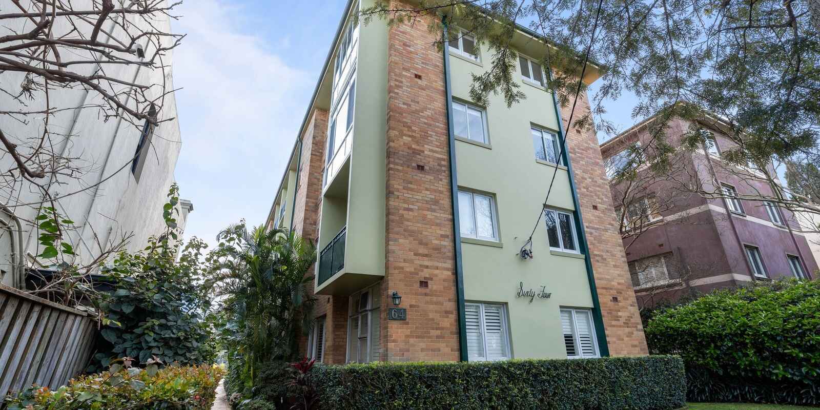 18/64 Ben Boyd Road Neutral Bay