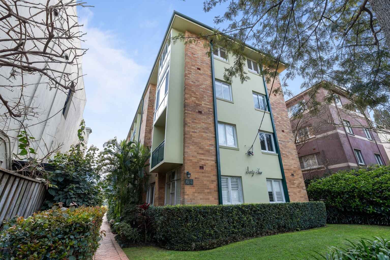 18/64 Ben Boyd Road Neutral Bay