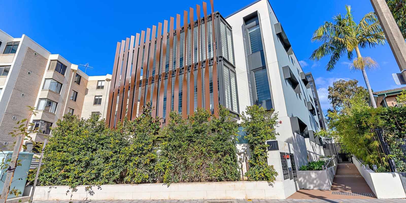 1/211 Military Road Cremorne