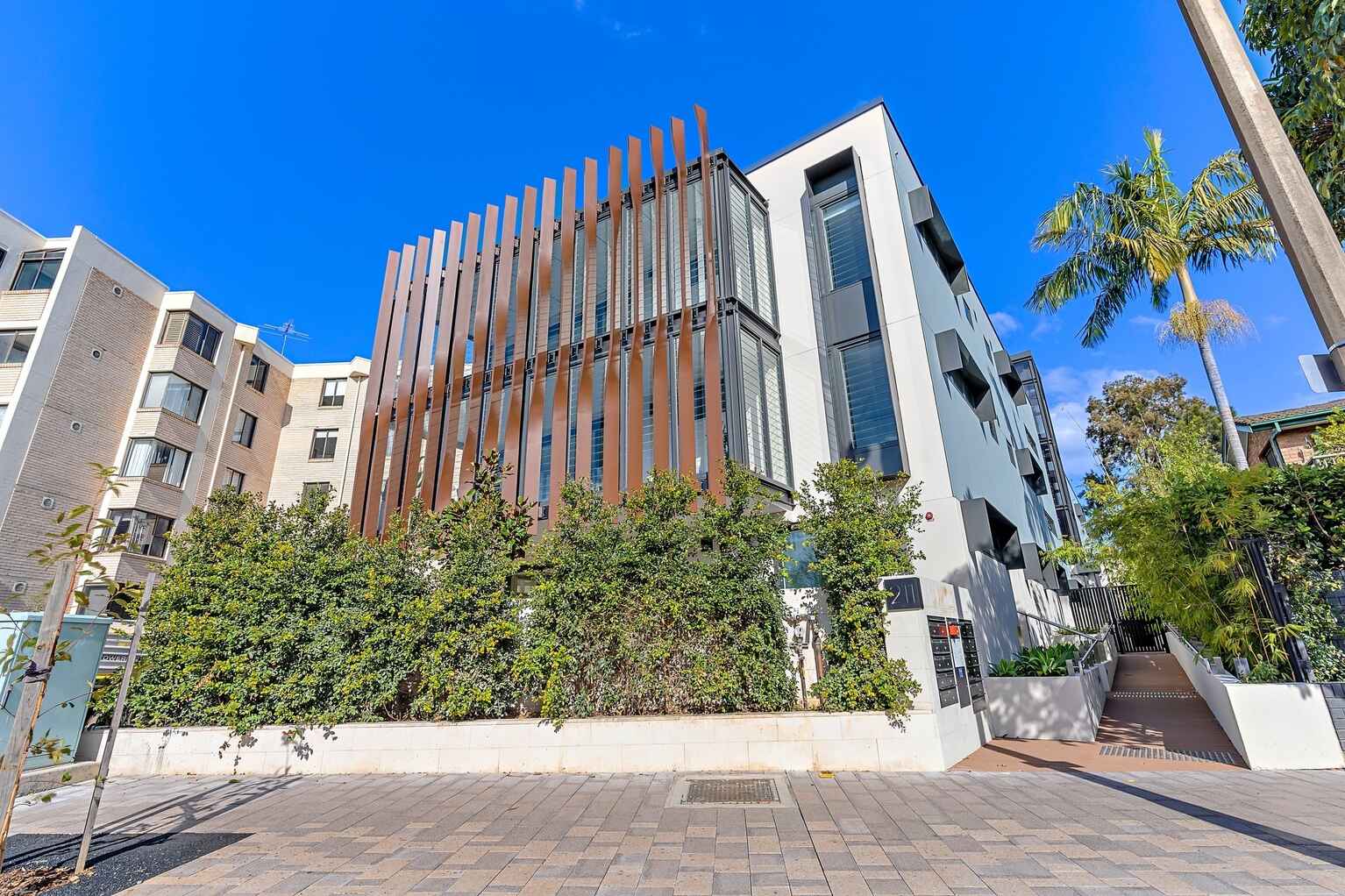 1/211 Military Road Cremorne