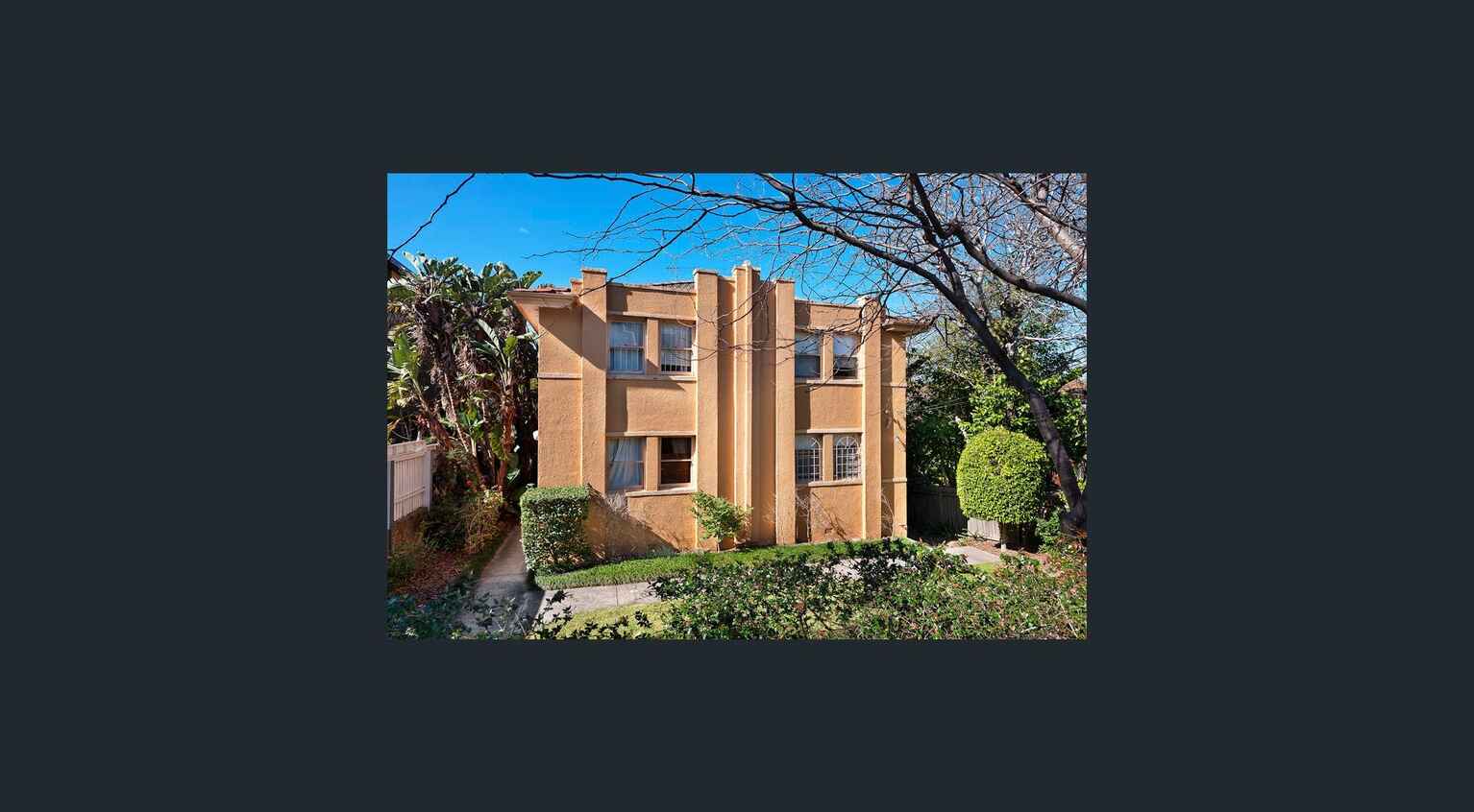 8/9 Ben Boyd Road  Neutral Bay