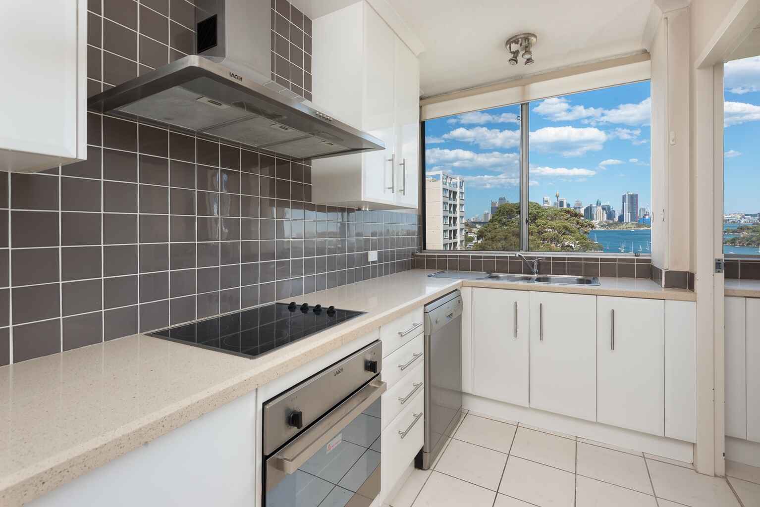 20/16 Carr Street Waverton