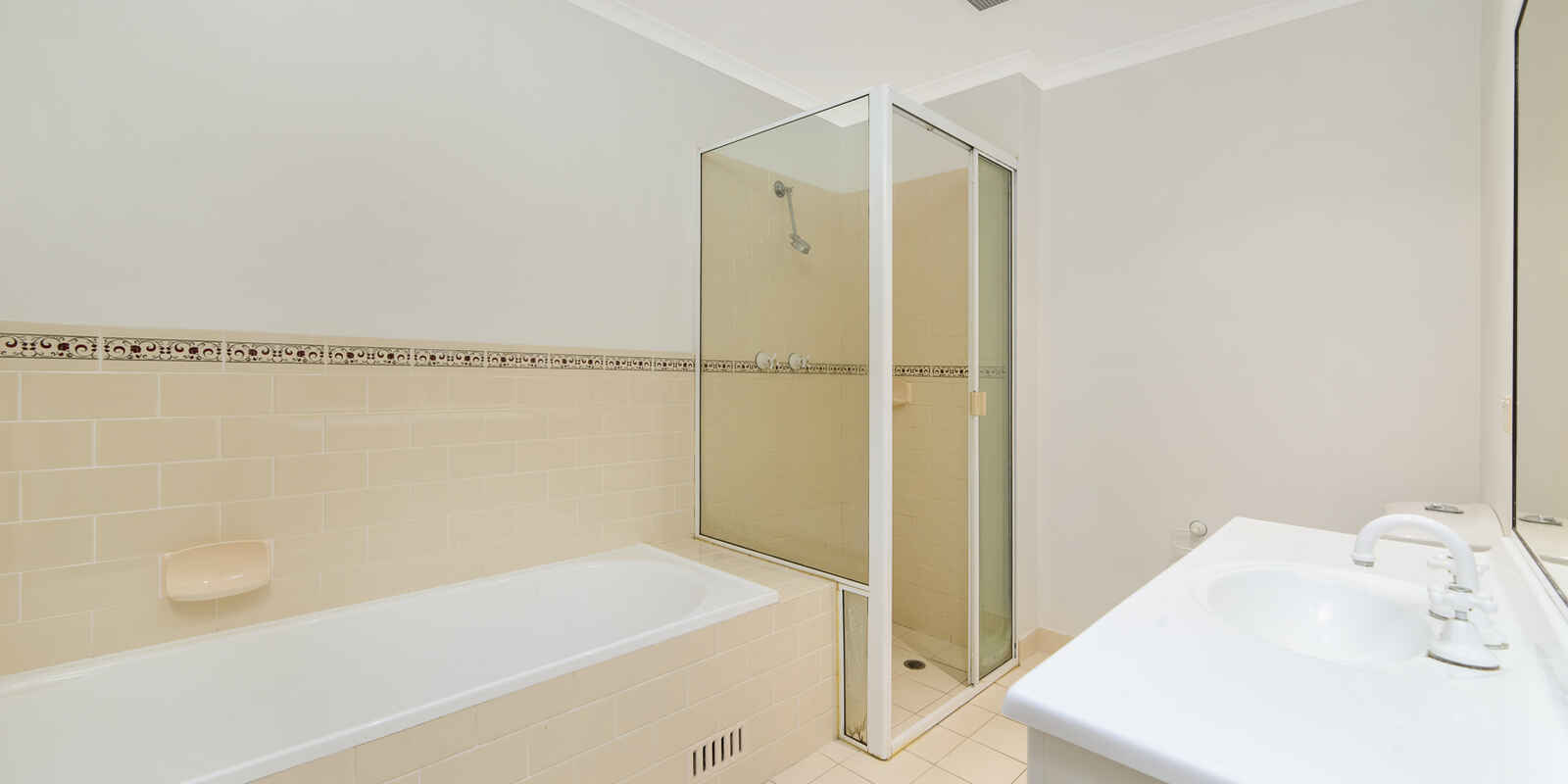 13/267 Miller  Street North Sydney