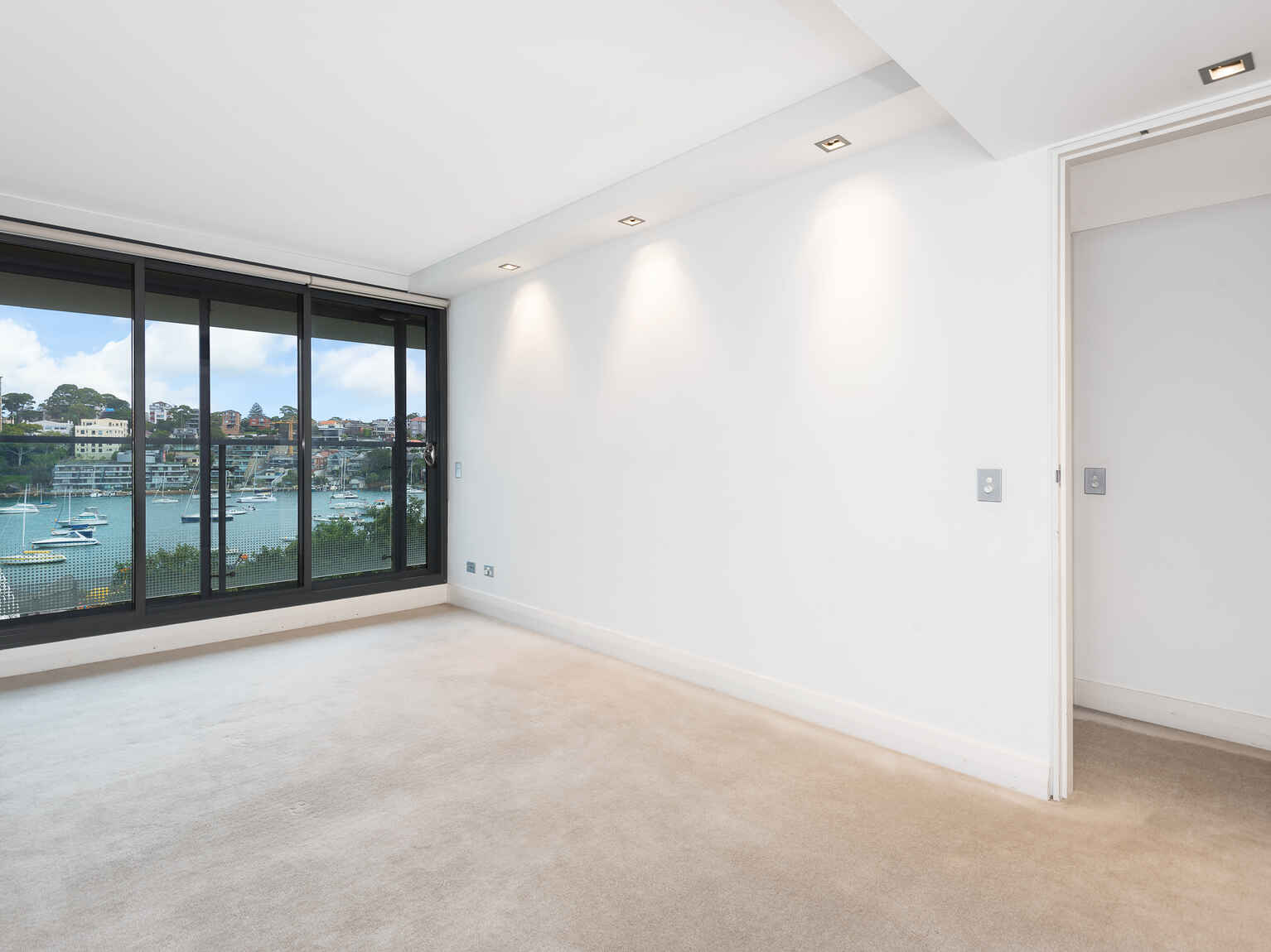 102/8 Glen Street Milsons Point