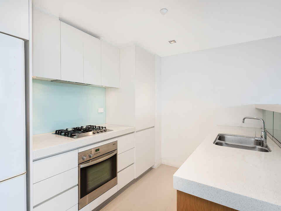 102/8 Glen Street Milsons Point