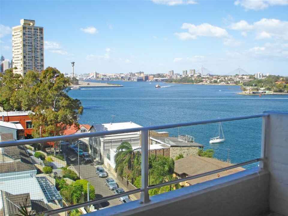 50/90 Blues Point Road McMahons Point