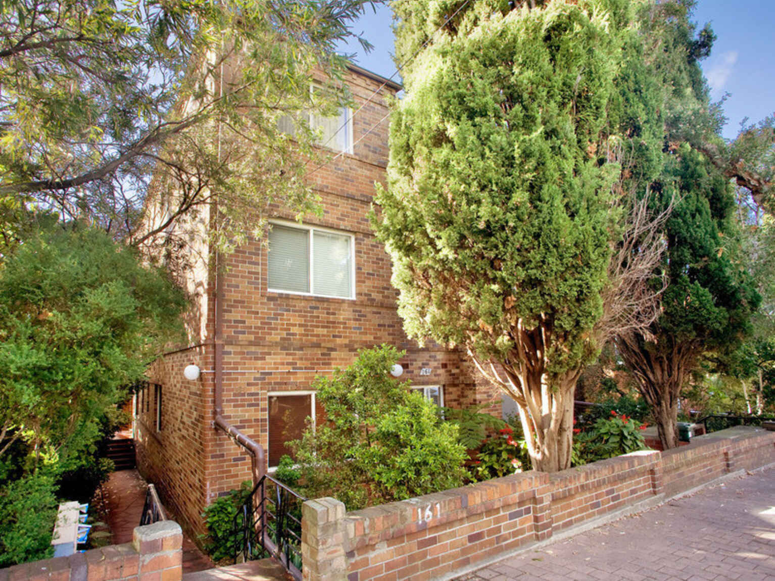 2/161 Blues Point Rd McMahons Point